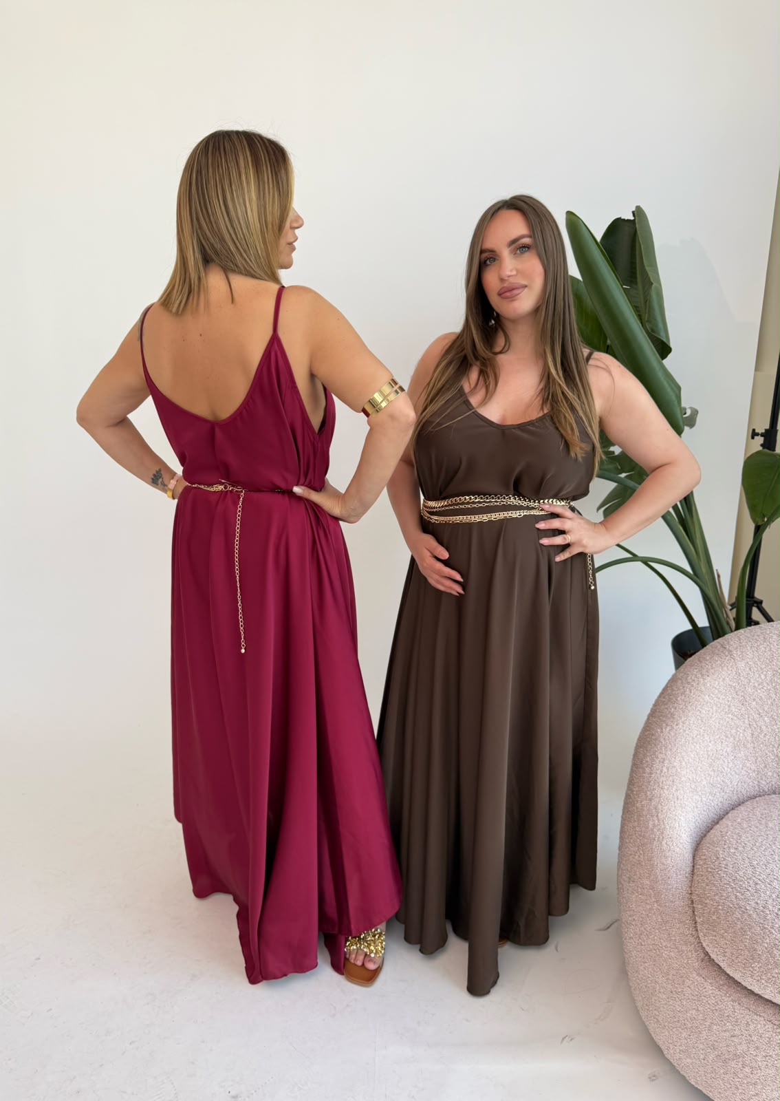 Abito bretelline in raso curvy
