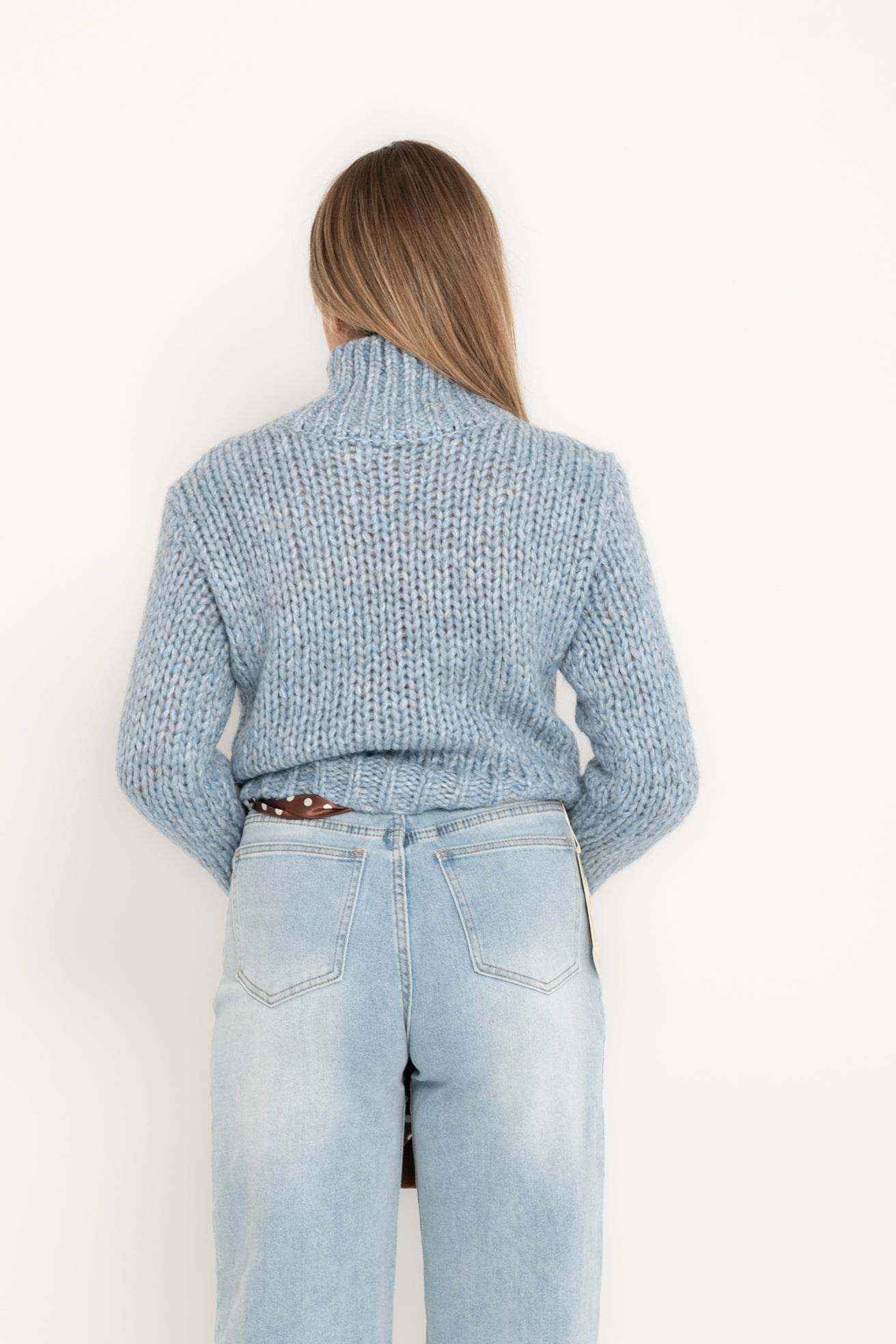 Pull collo alto azzurro