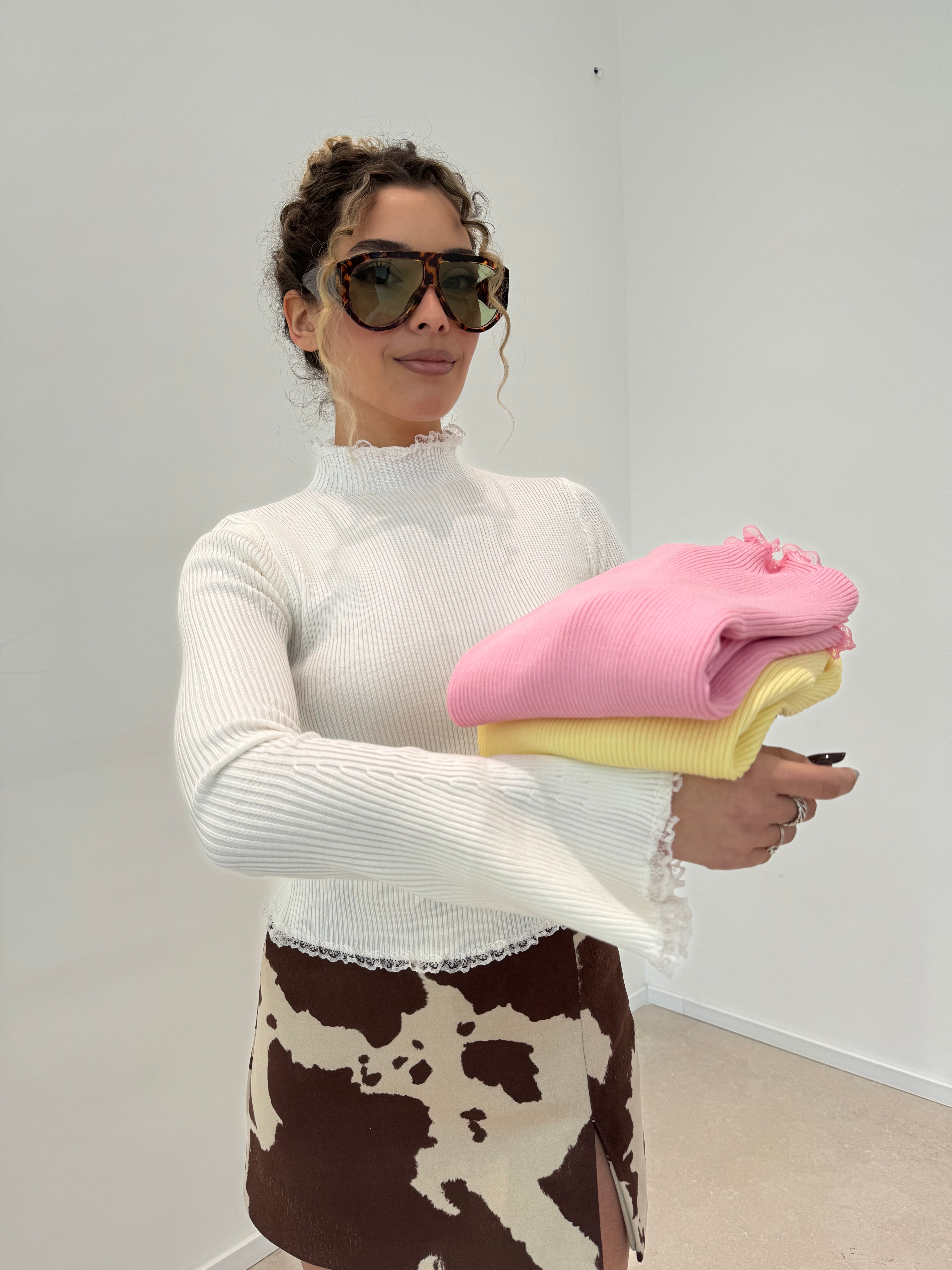 Maglia costina con maniche larghe