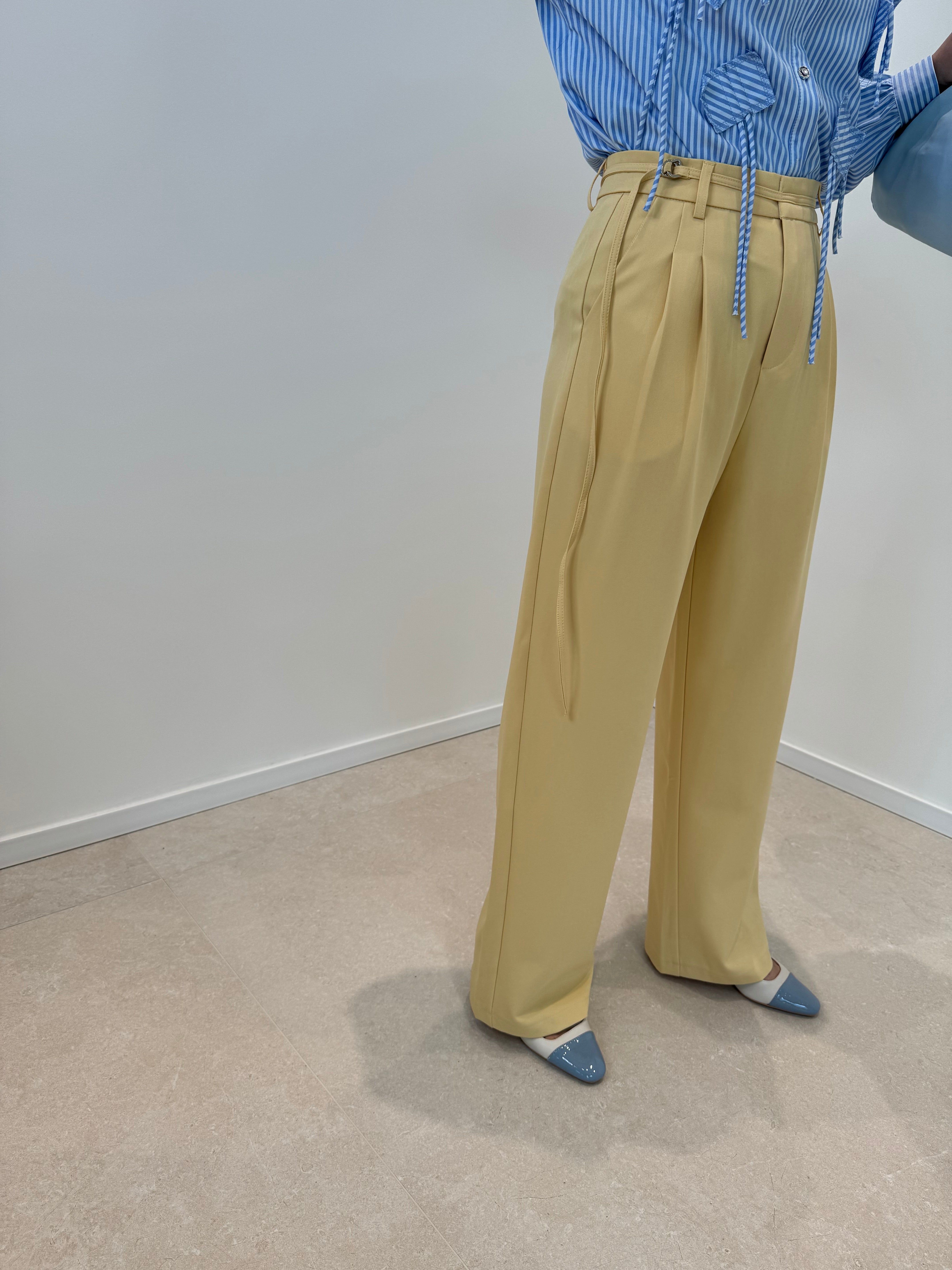 Pantalone palazzo con mini cinturino