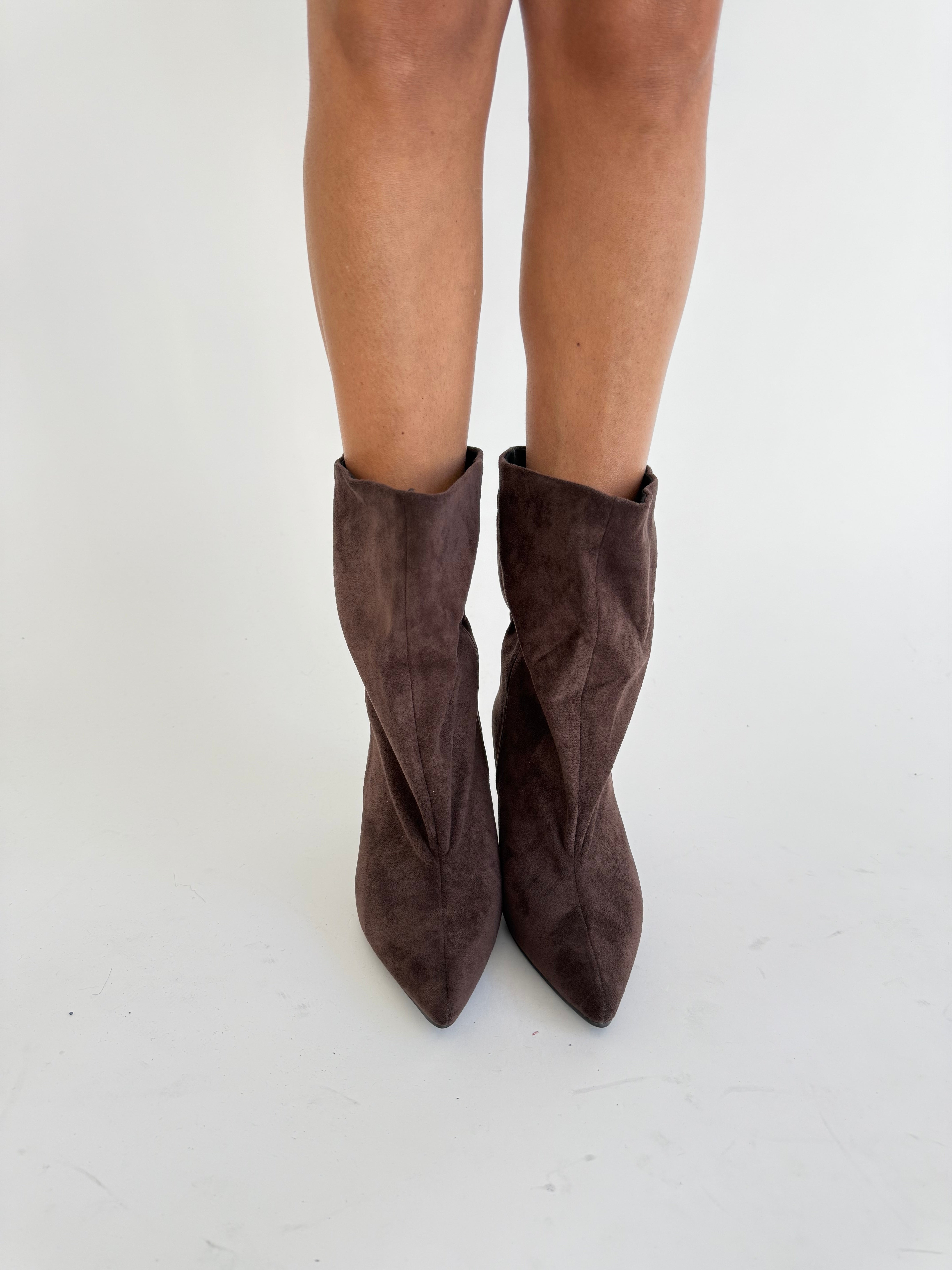 Stivaletto tacco mini in camoscio