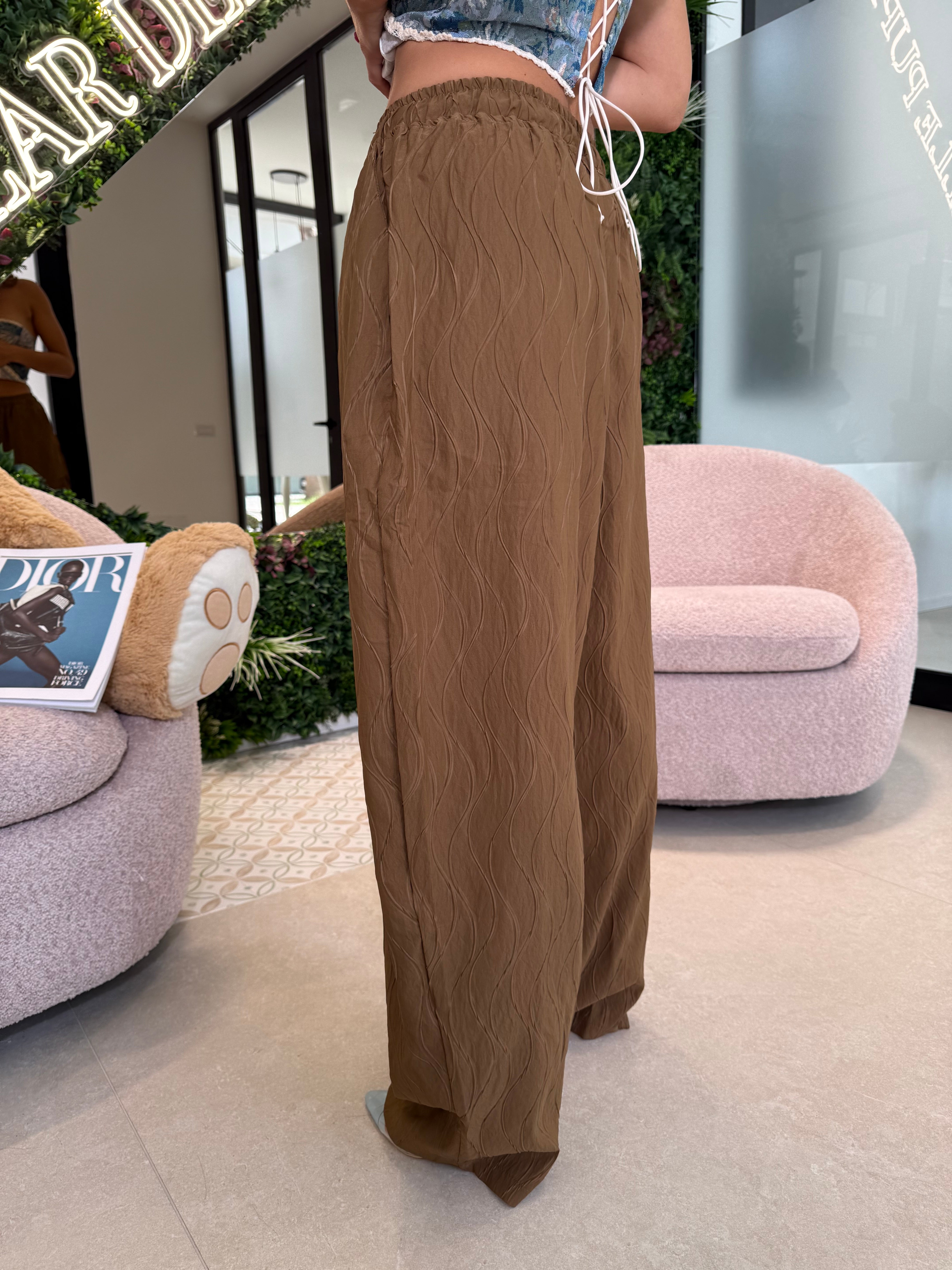 Pantalone effetto onda