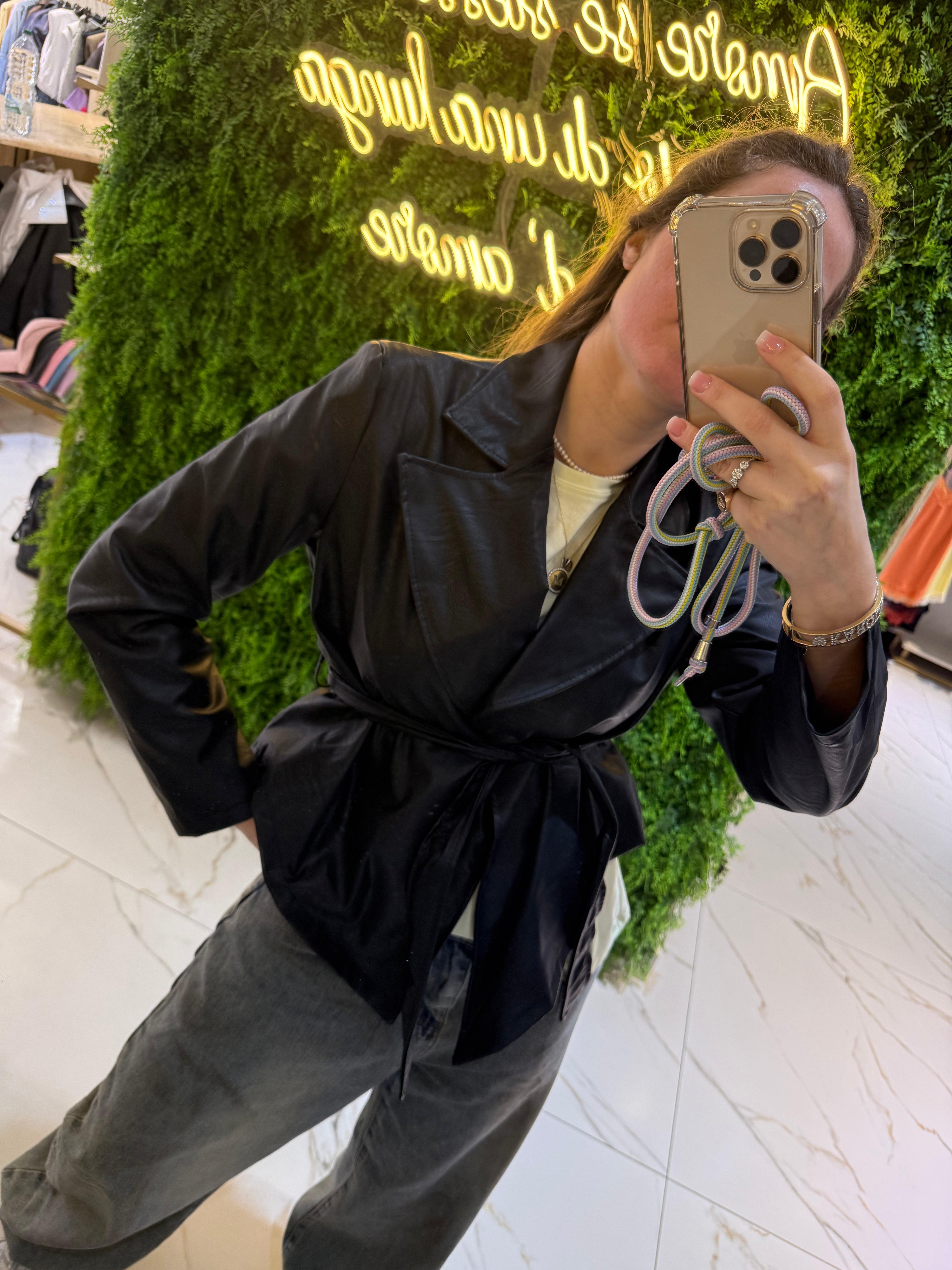 Giacca ecopelle con cintura