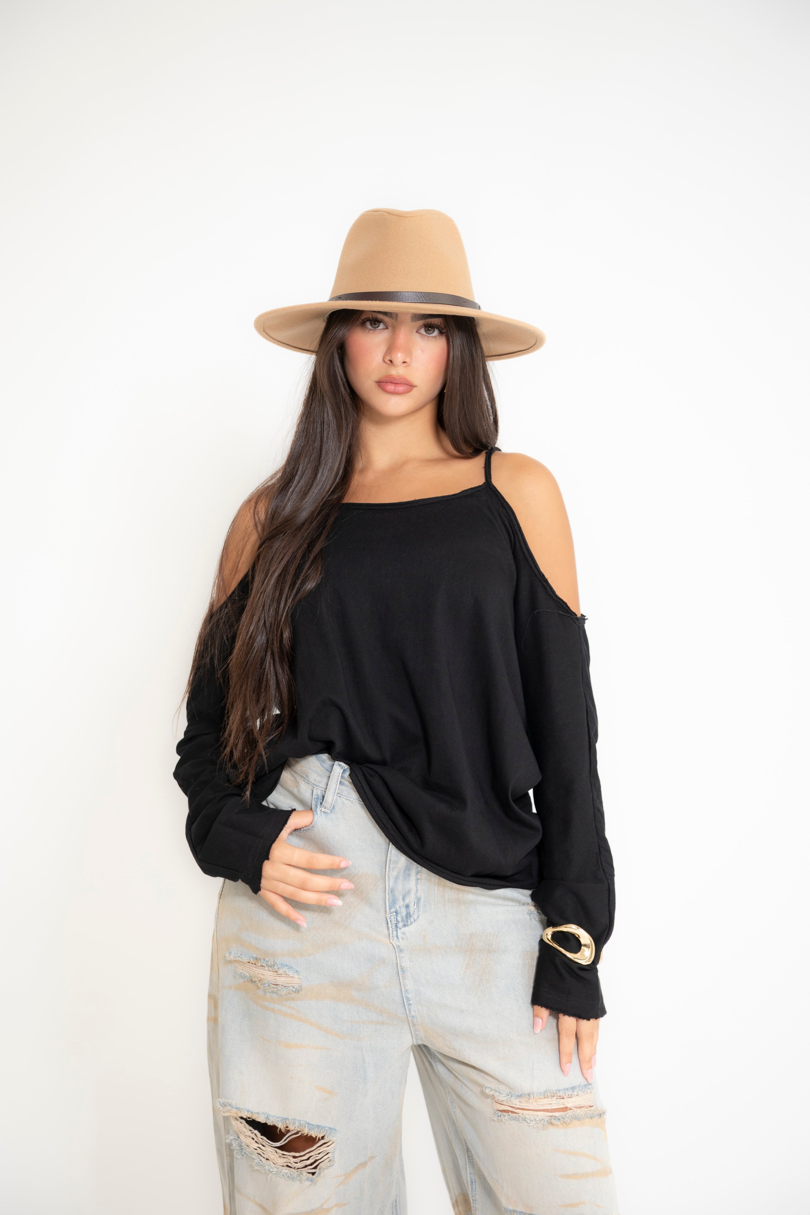 Maglia con spalla scoperta