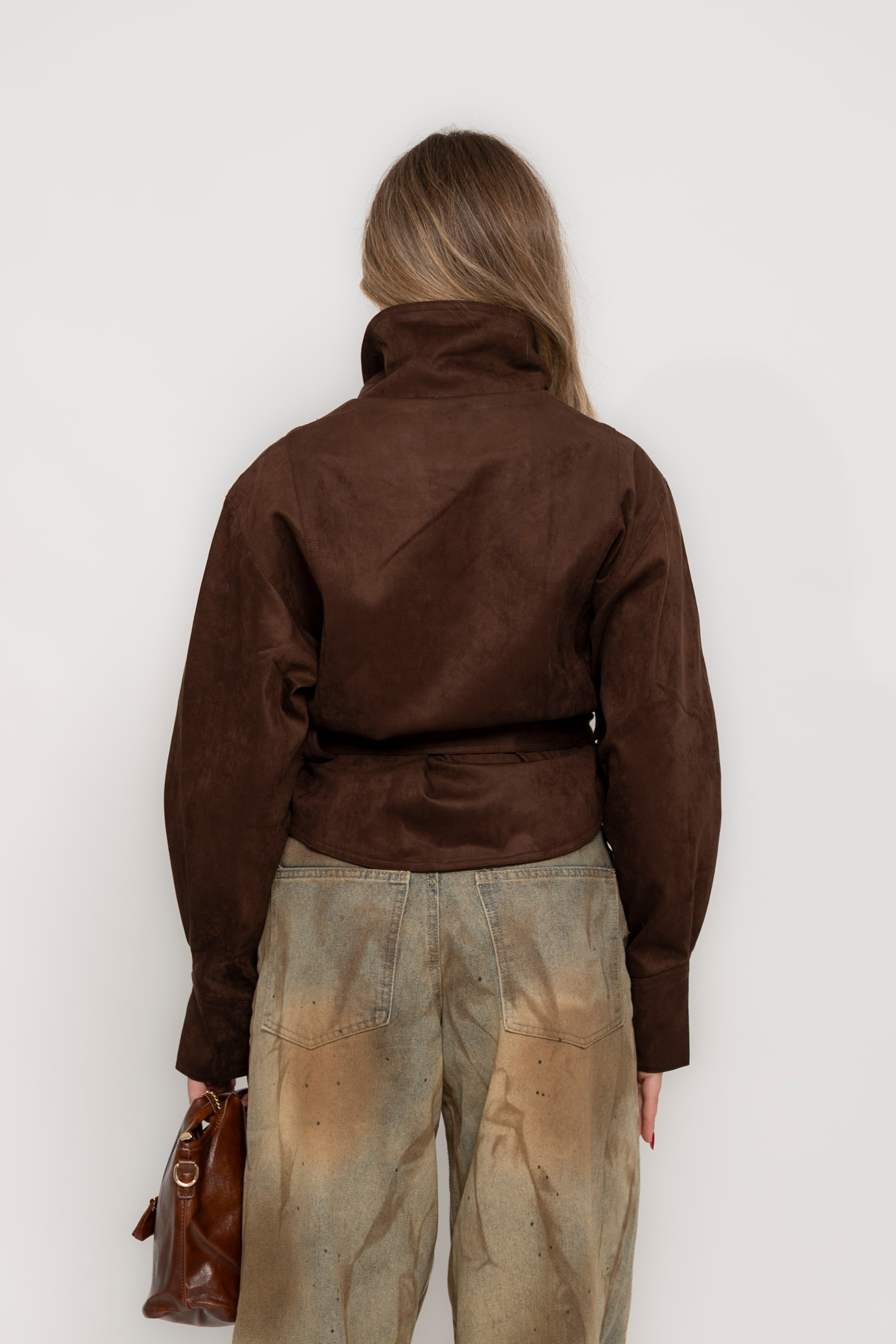Trench corto marrone