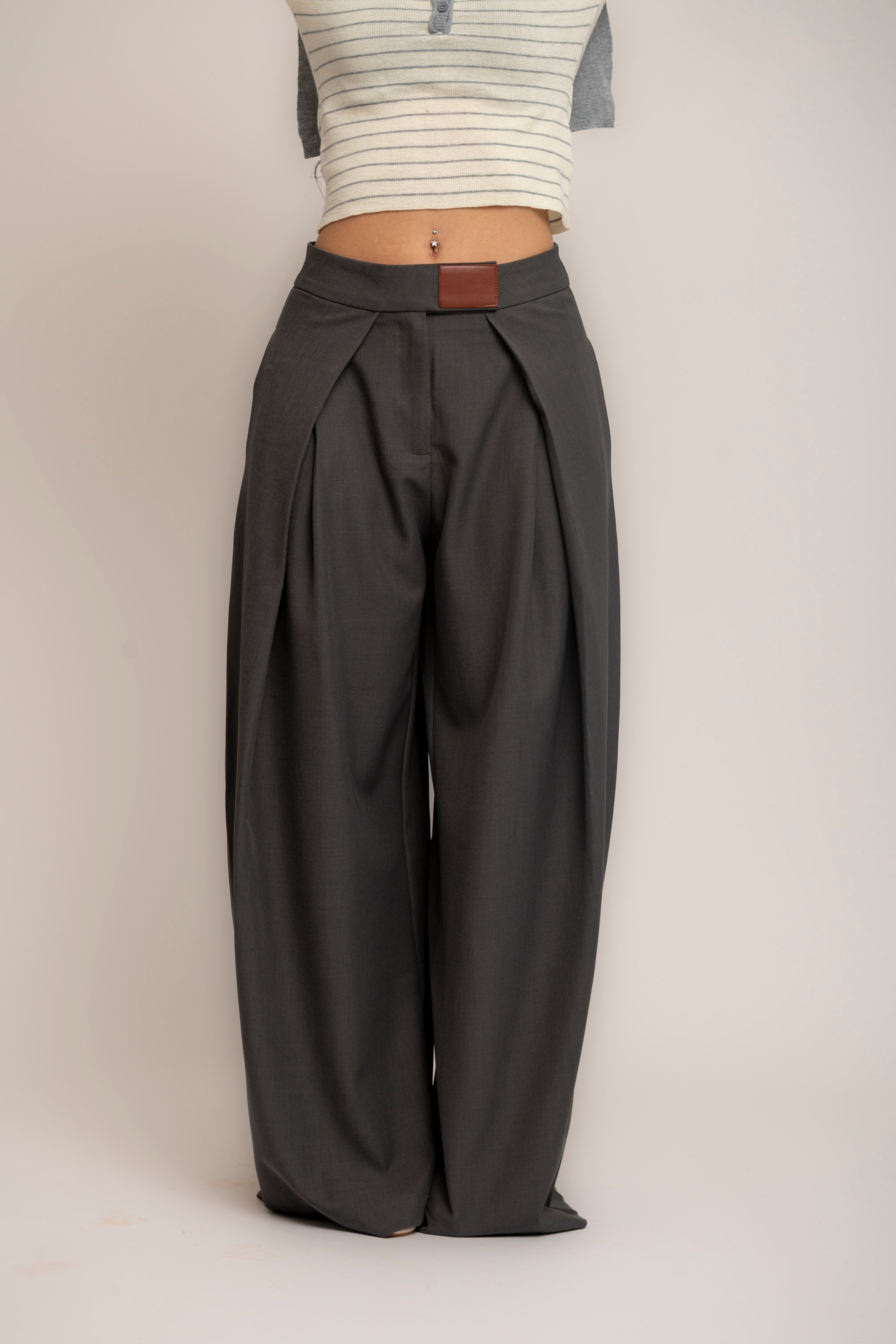 Pantalone palazzo con pence