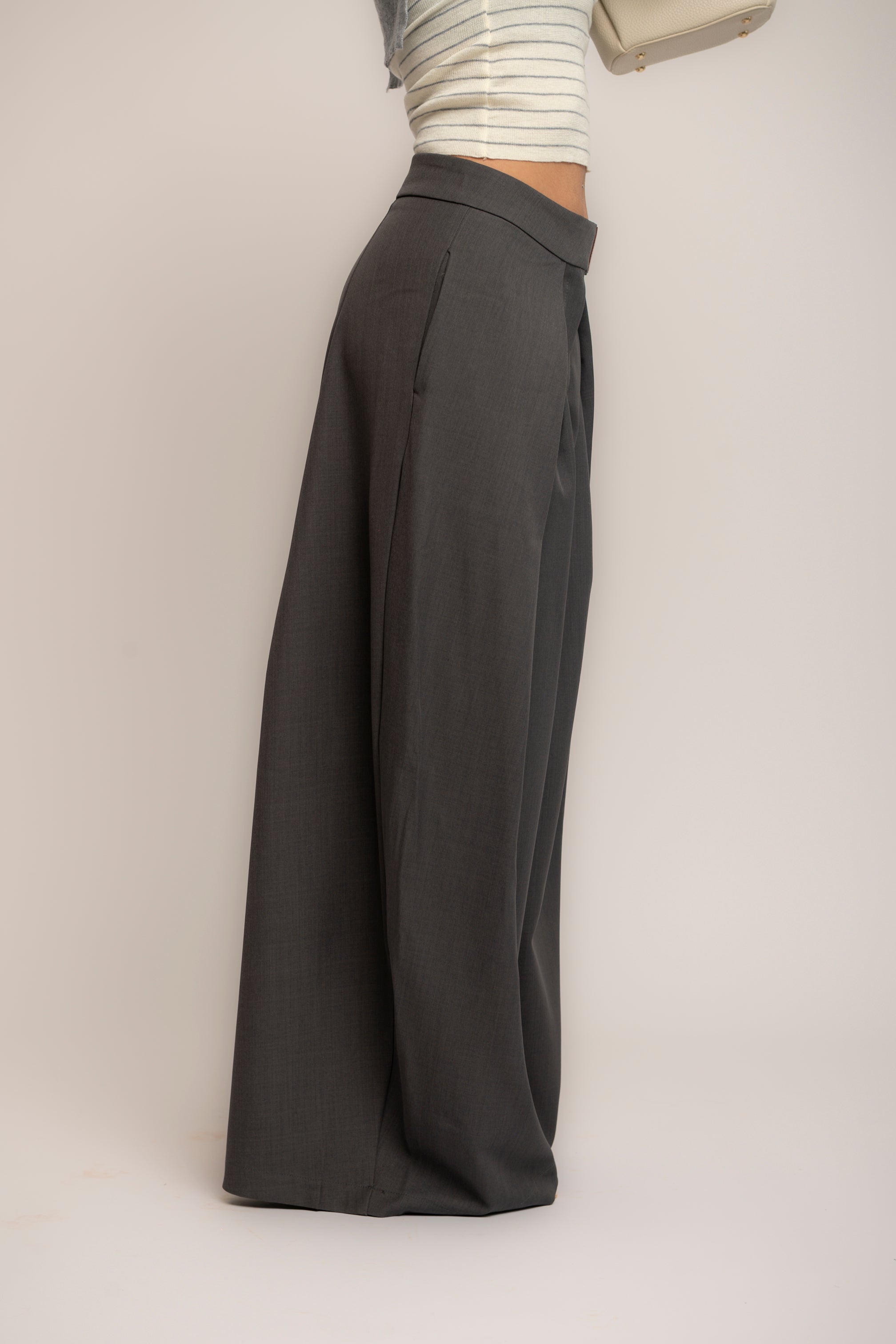 Pantalone palazzo con pence