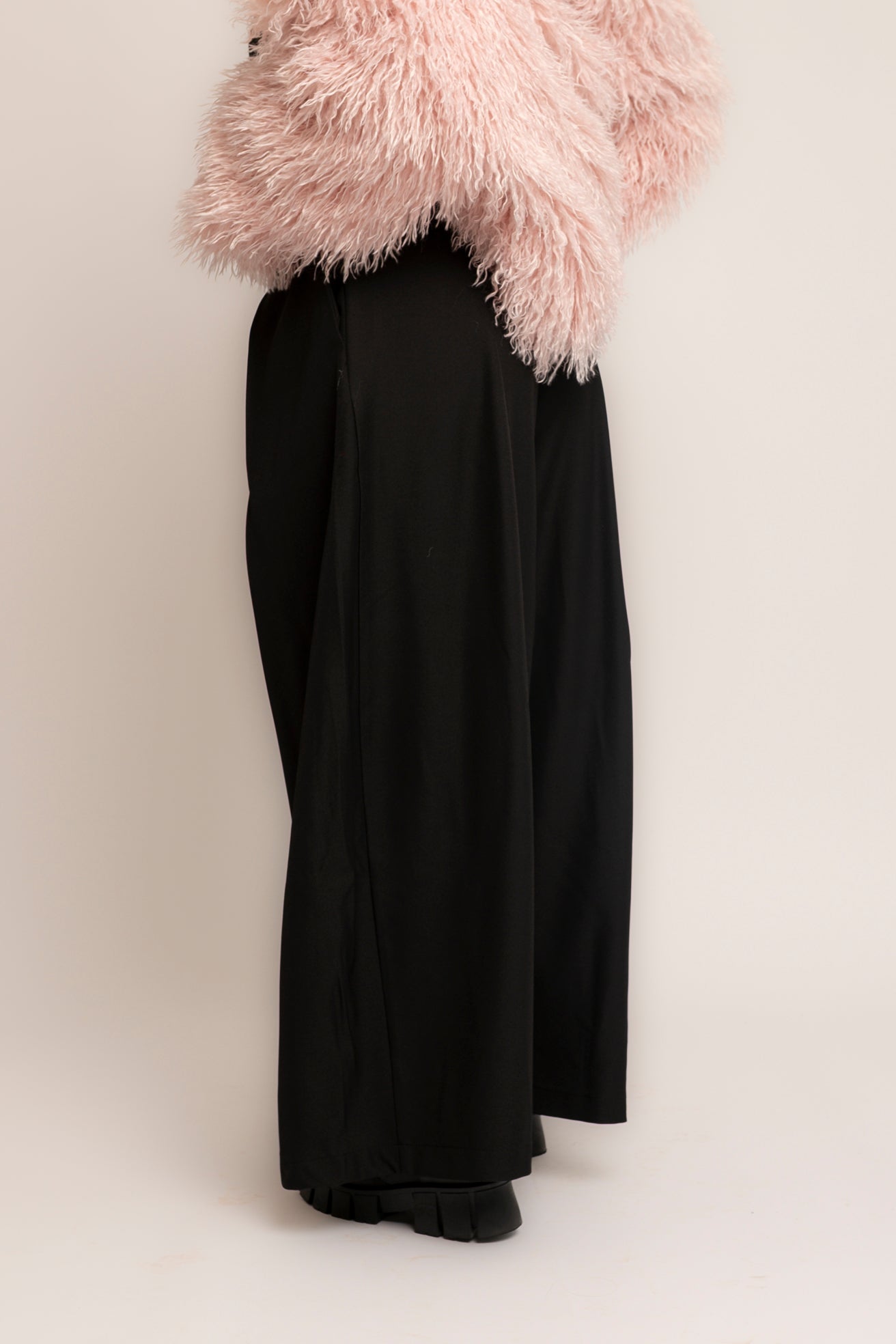 Pantalone palazzo con pence