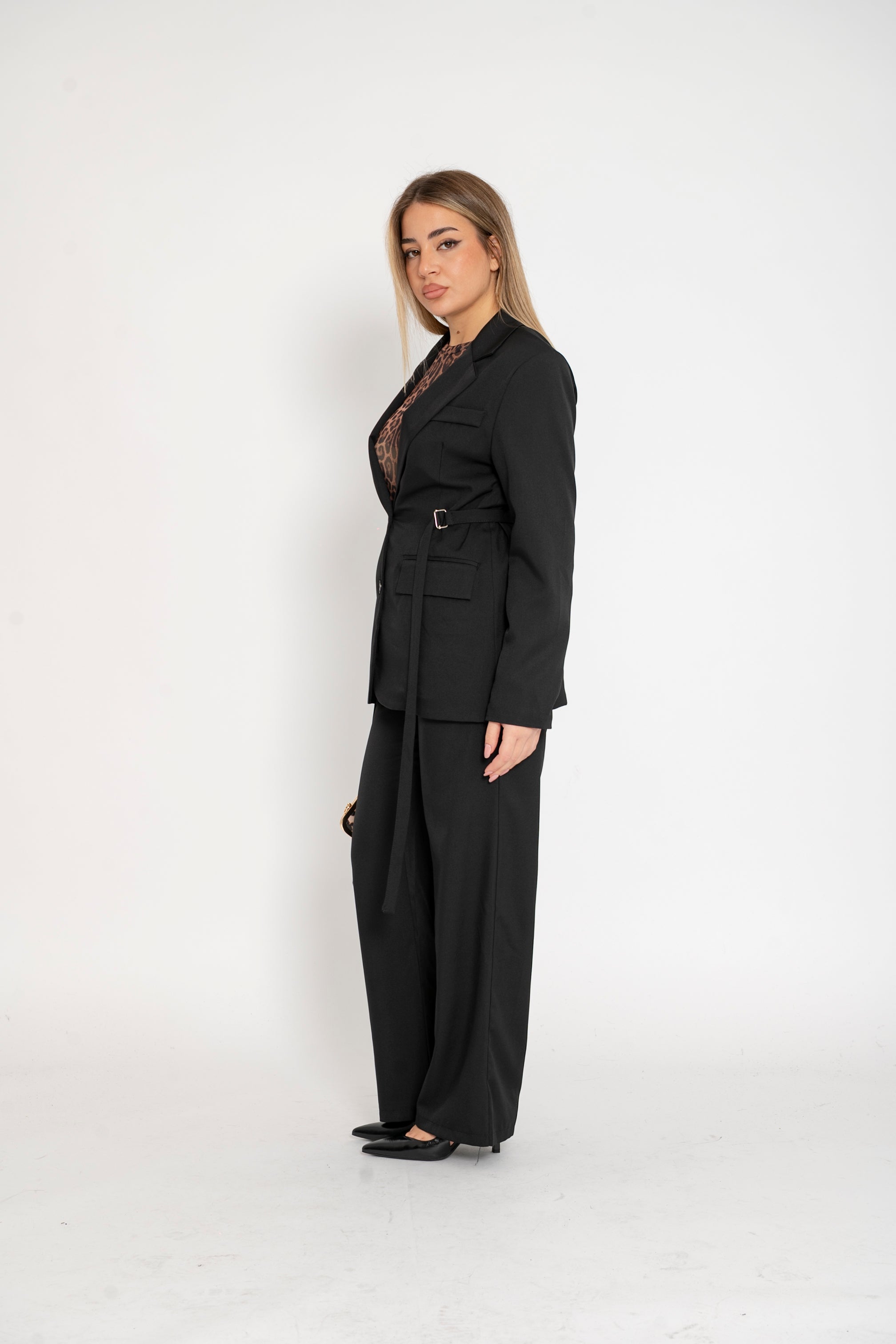 Tailleur con stringhe laterali