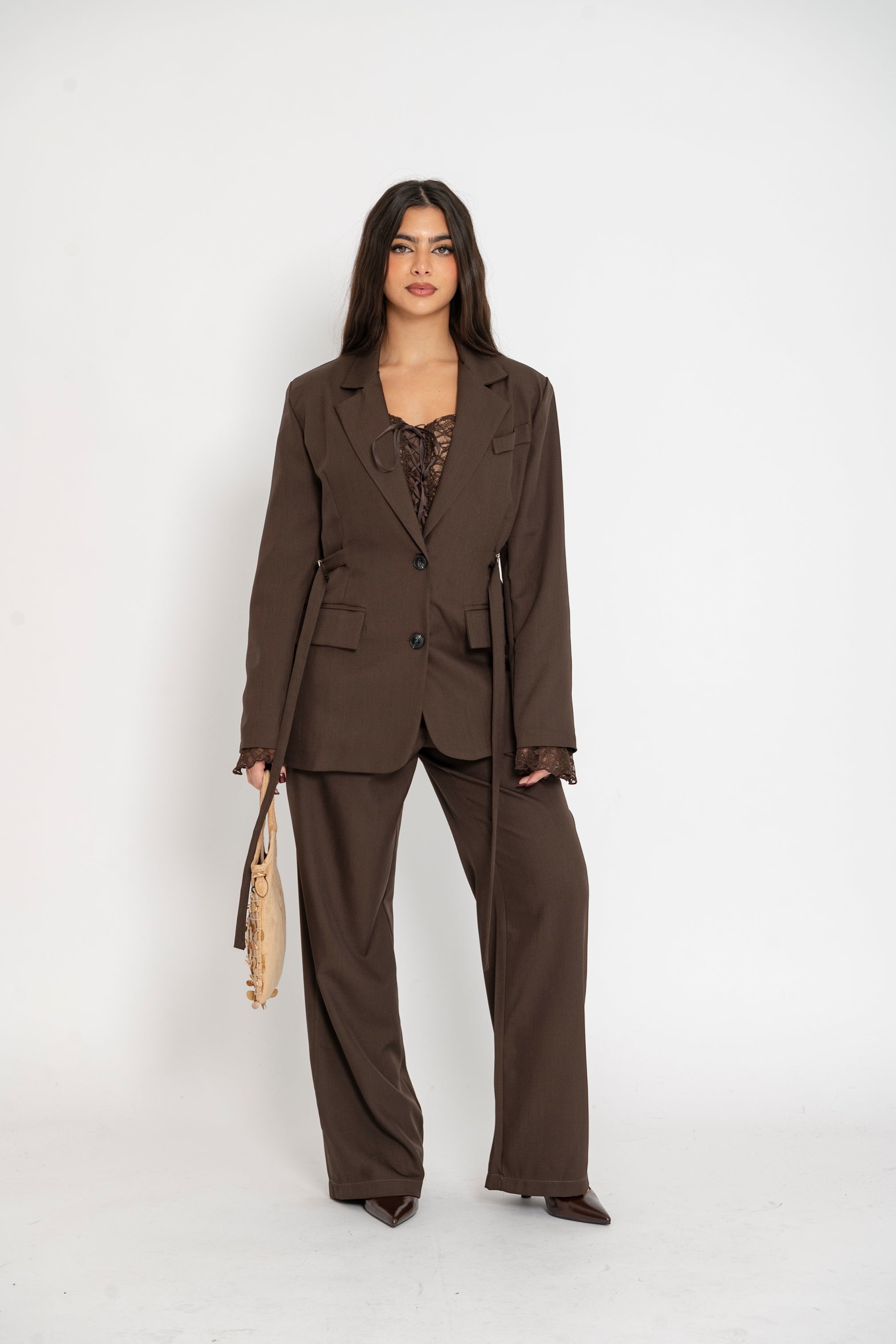 Tailleur con stringhe laterali