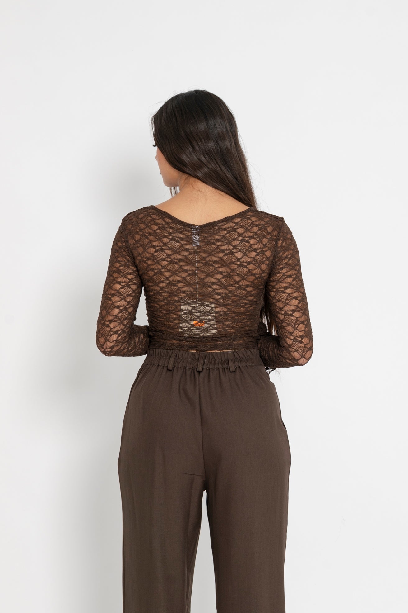 Top merletto con stringhe