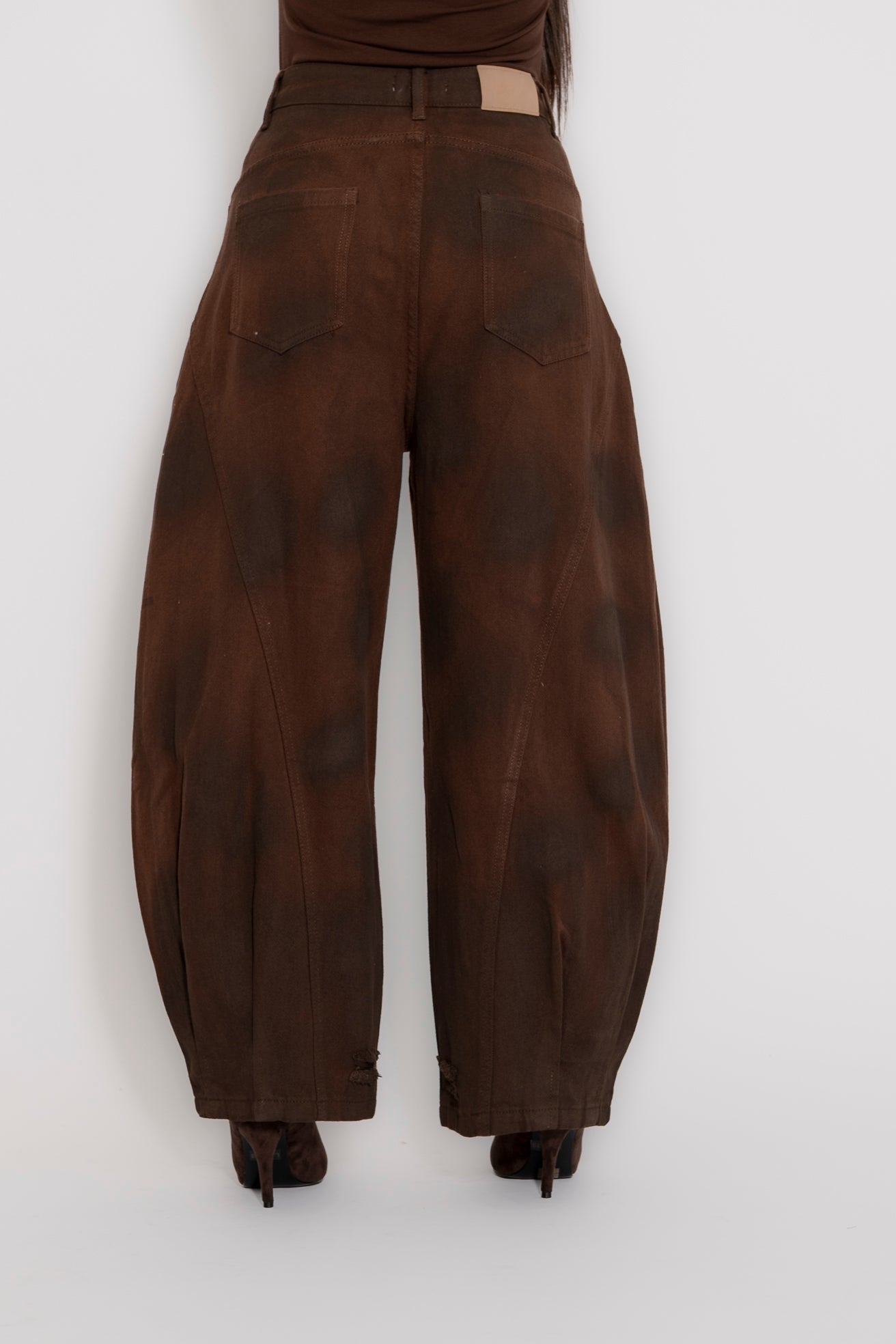 Jeans ballon con strappi brown