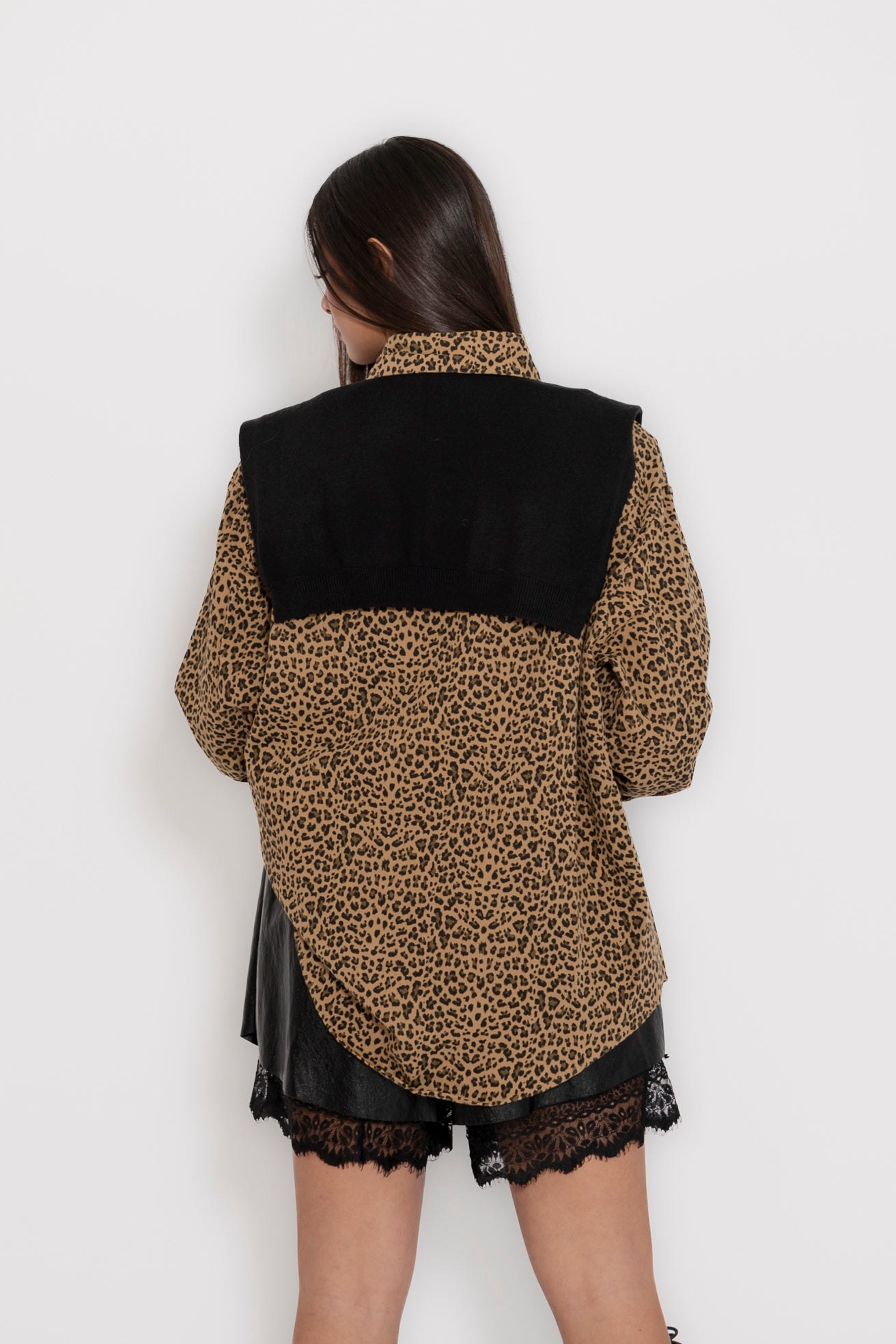Camicia maculata con coprispalle