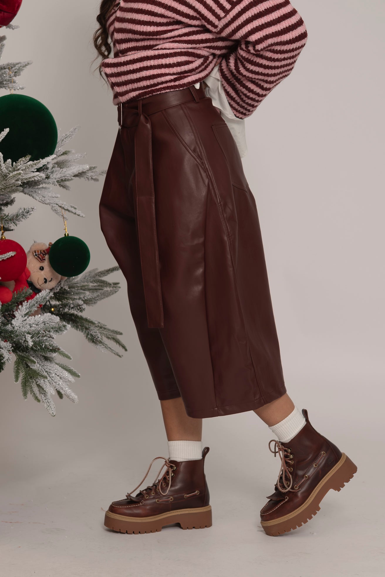 Bermuda in ecopelle bordeaux