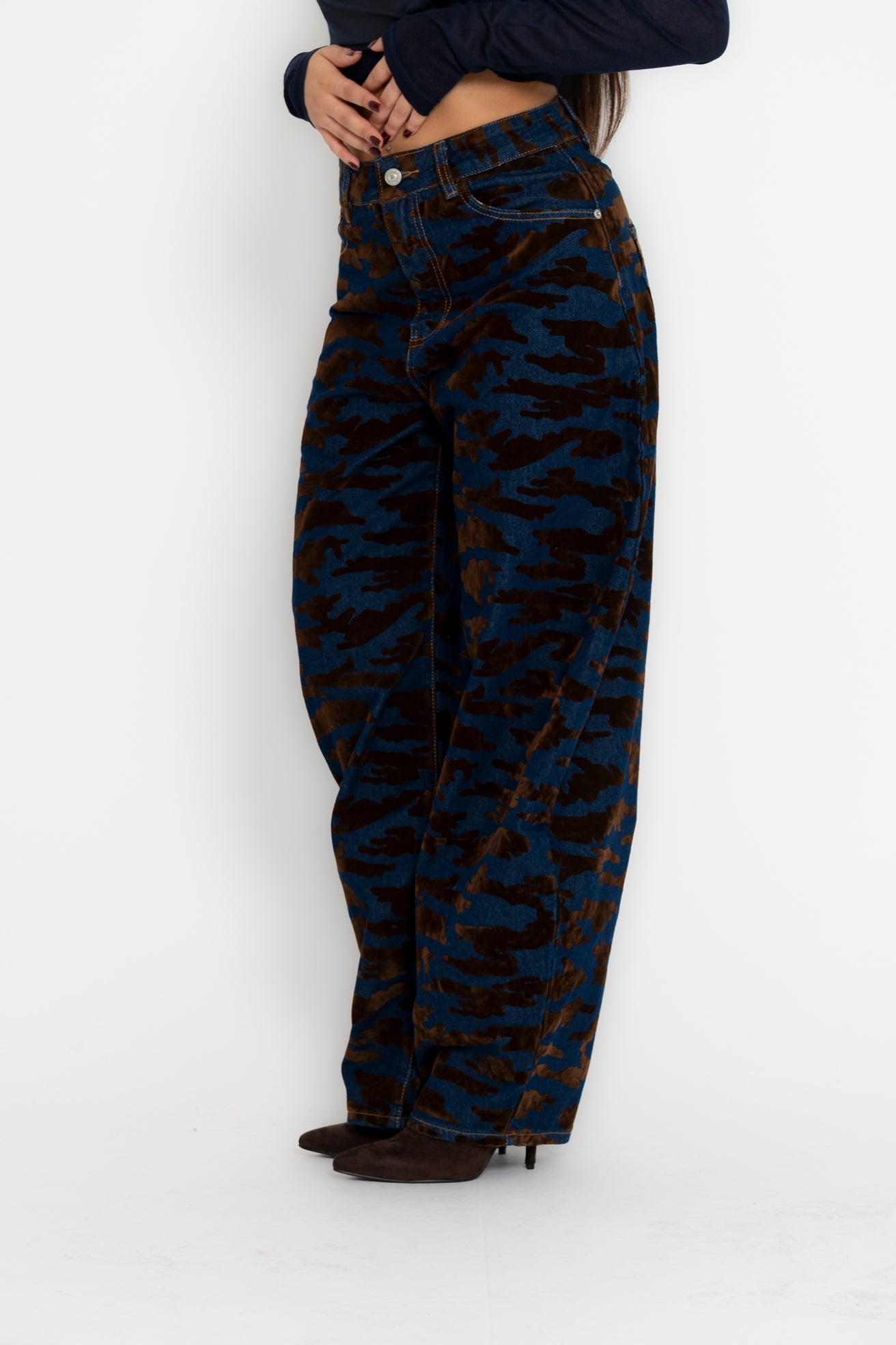 Jeans ballon con dettagli in velluto