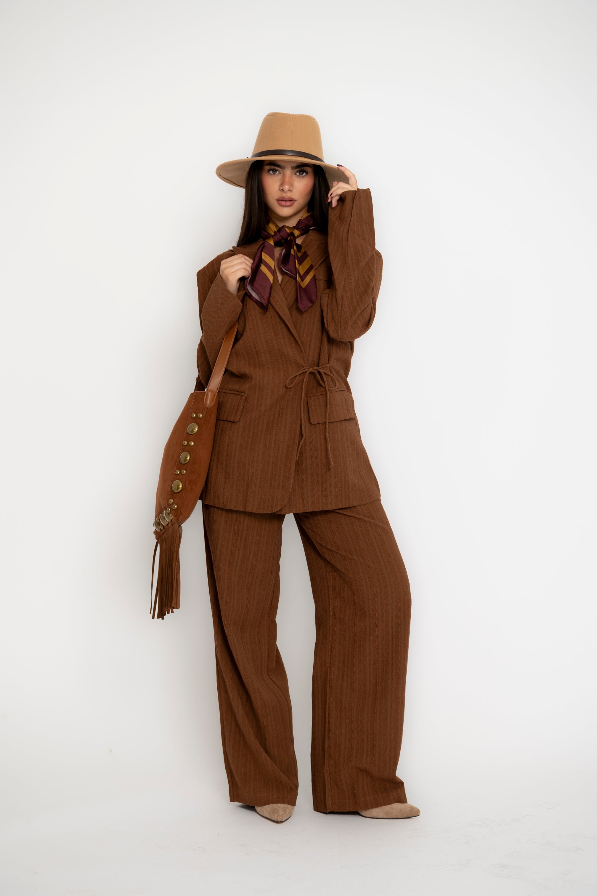 Tailleur con laccio laterale