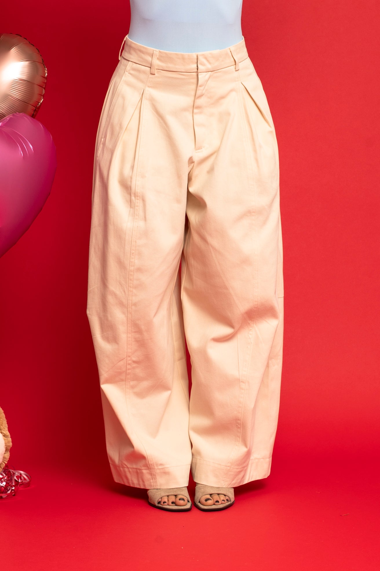 Pantalone morbido con pence