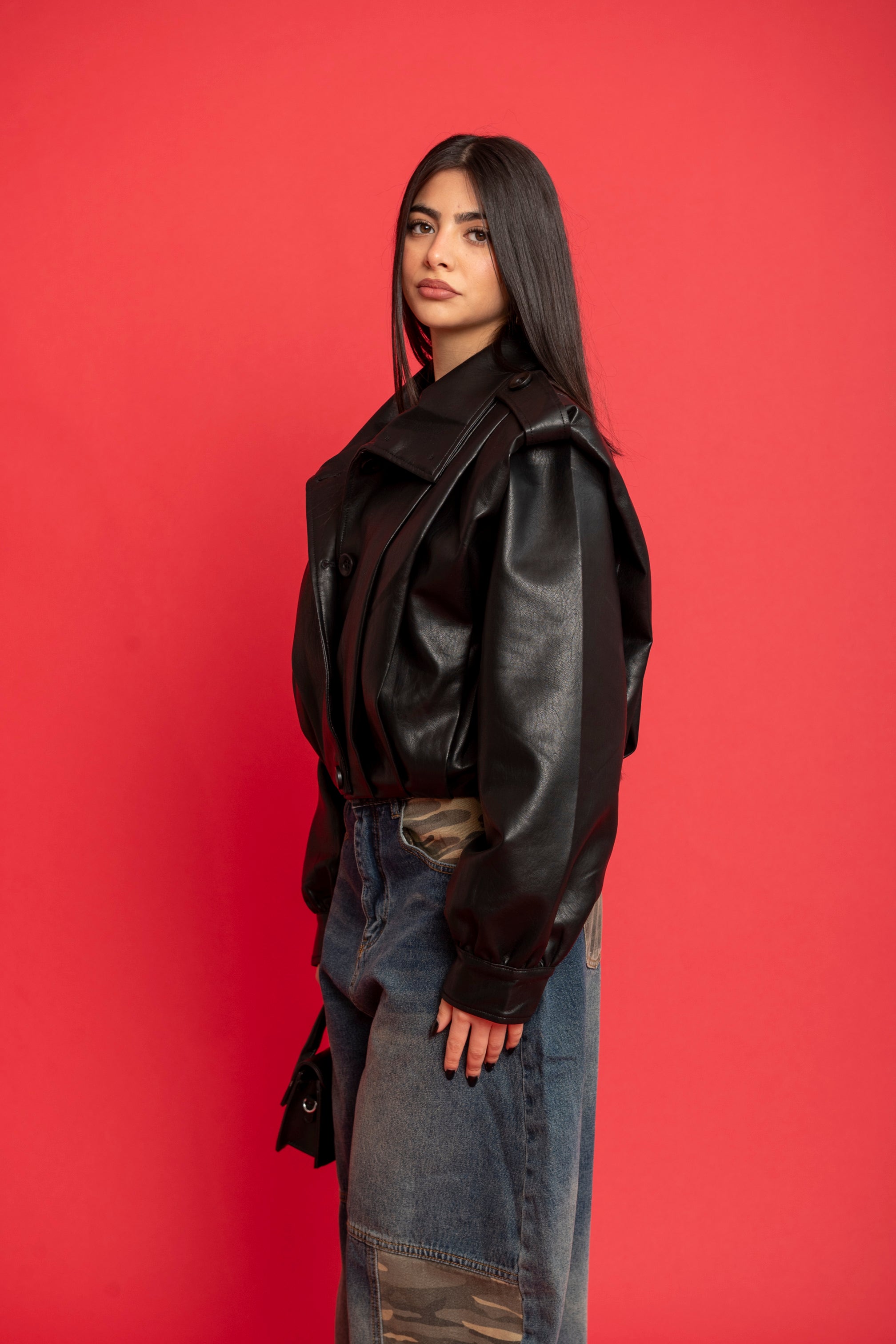 Bomber crop arricciato in ecopelle