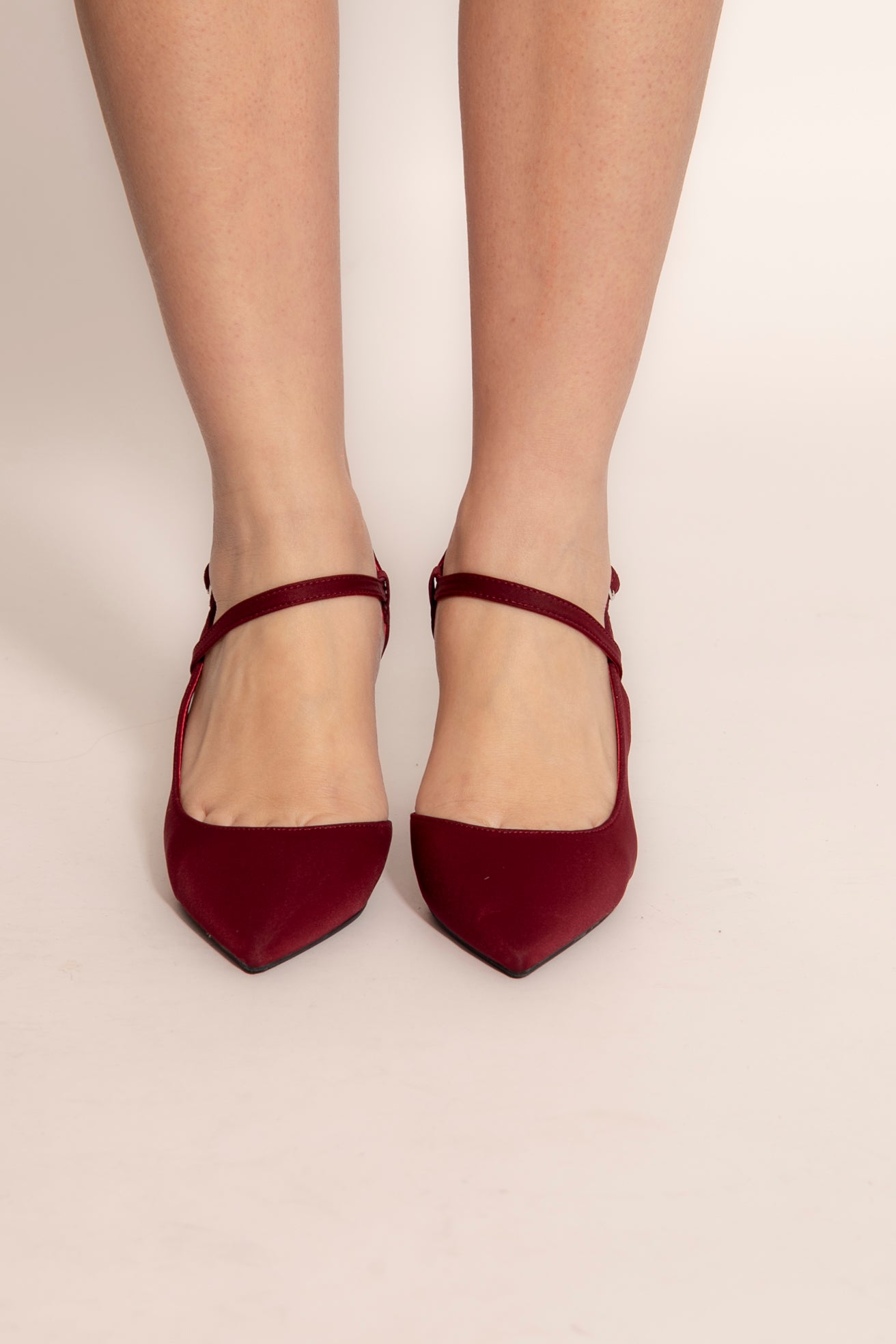 Décolleté con chiusura intrecciata