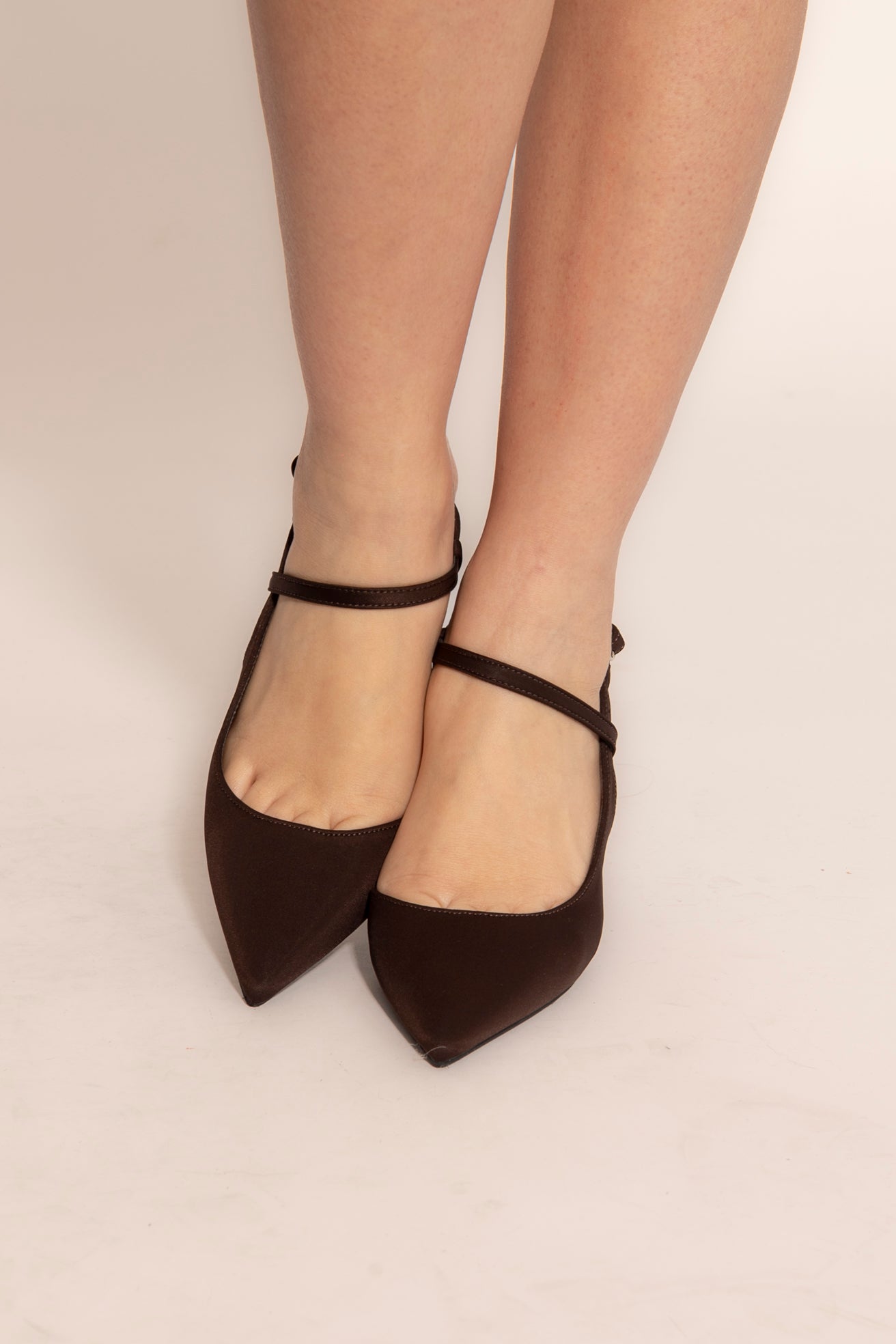 Décolleté con chiusura intrecciata