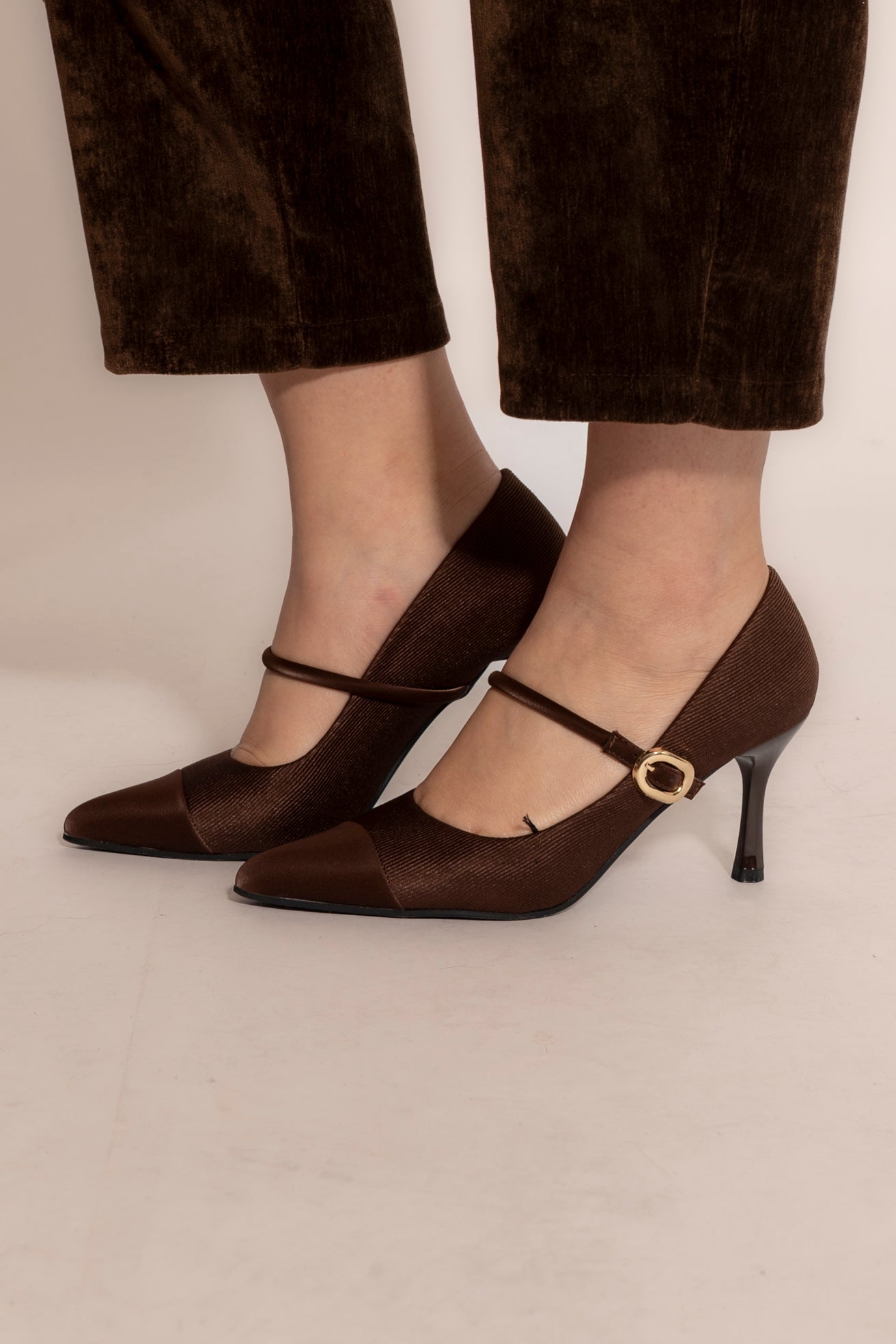 Décolleté con cinturino