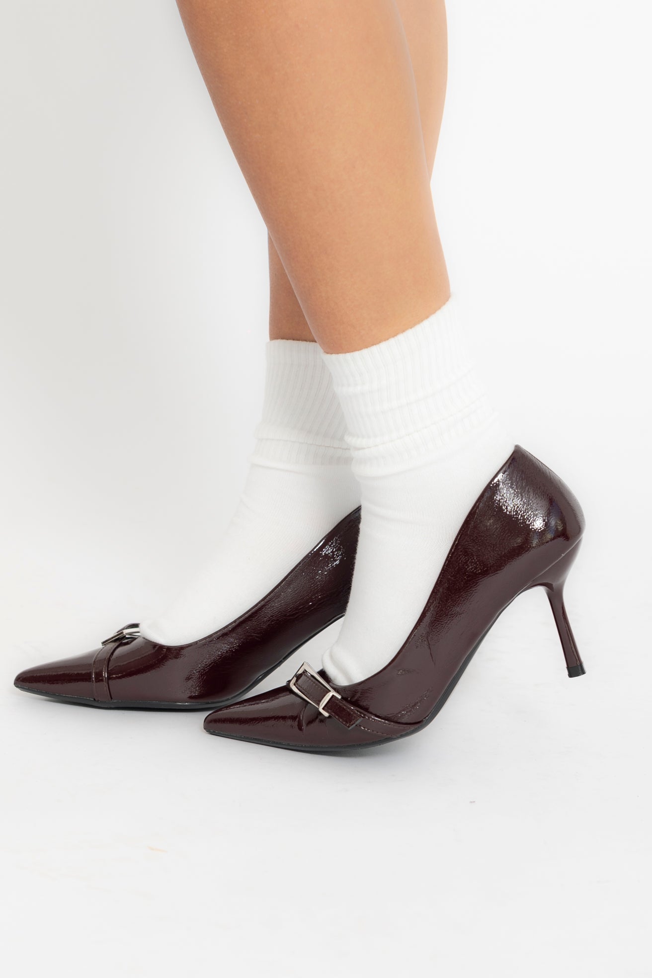 Décolleté lucido con fibia