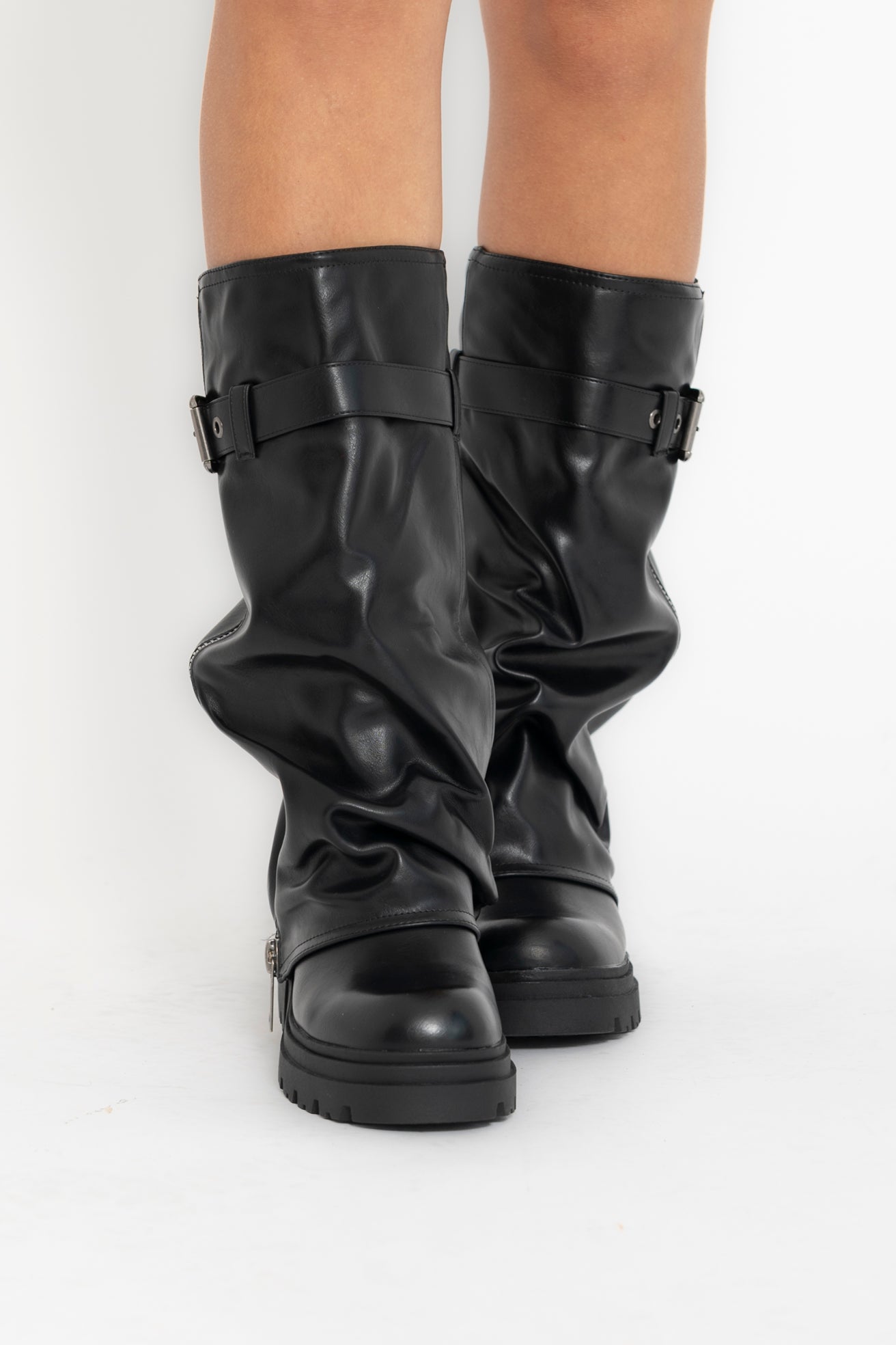 Stivali con piegone e zip