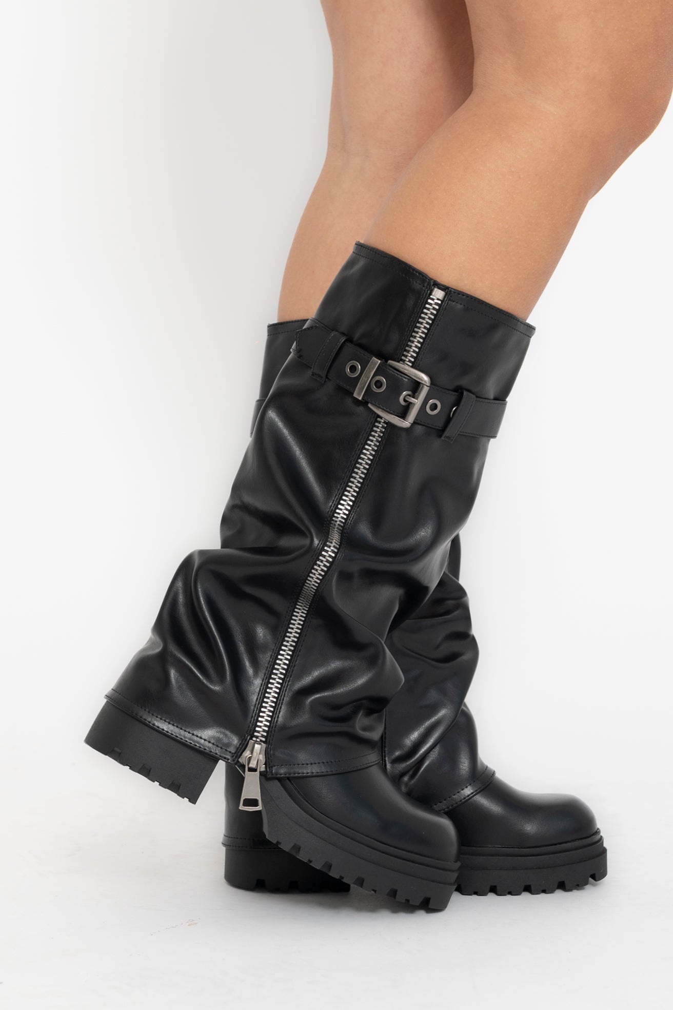 Stivali con piegone e zip