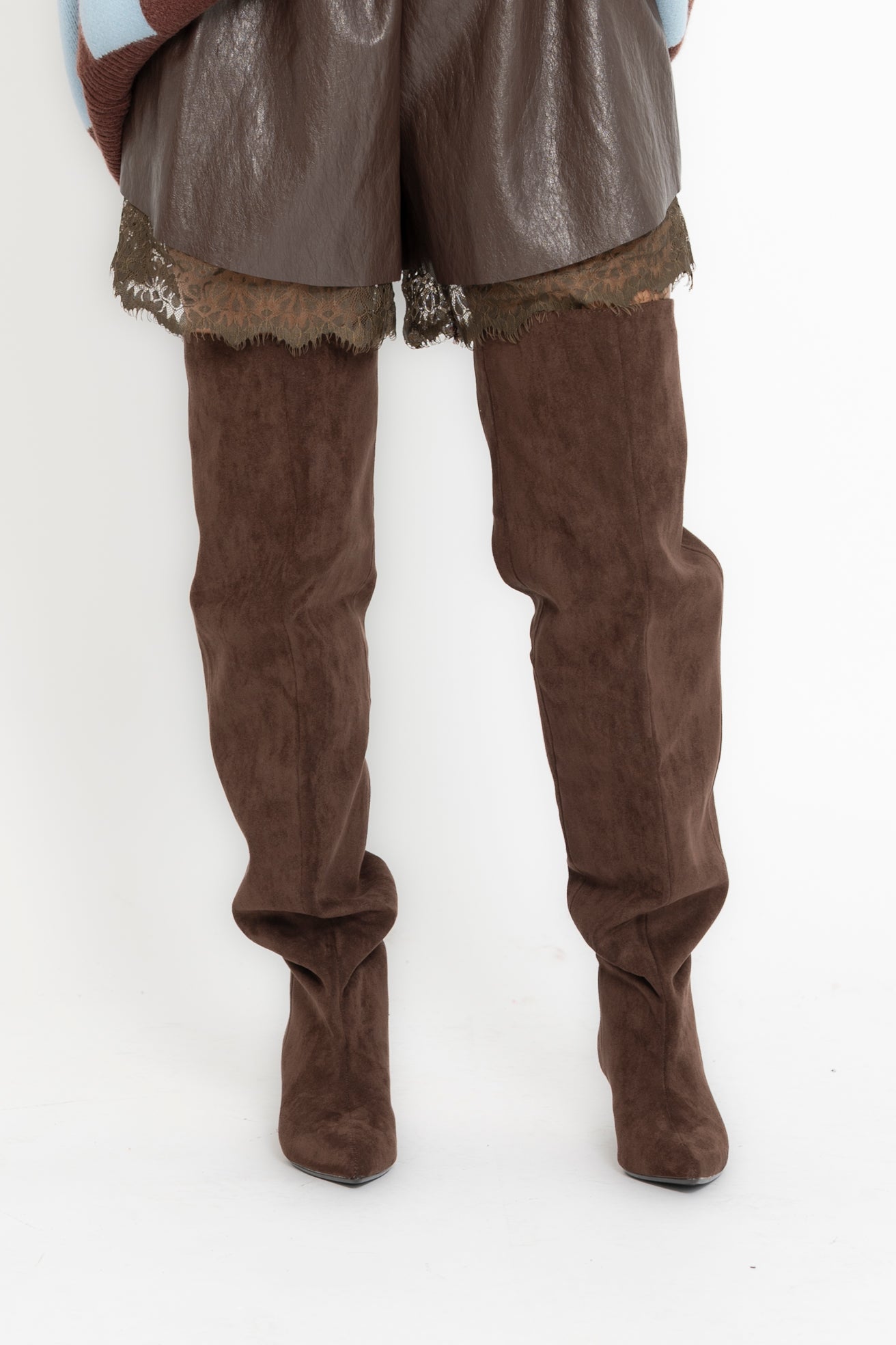 Stivale super alto in camoscio