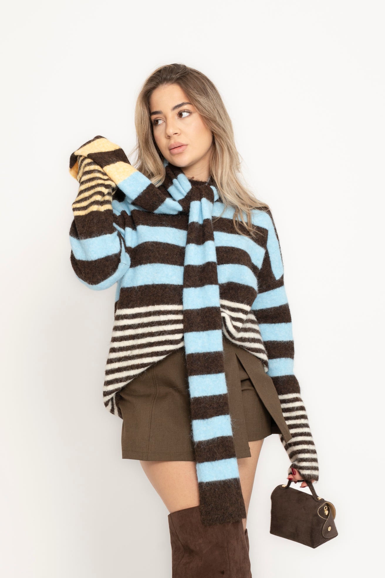 Pull righe con sciarpa