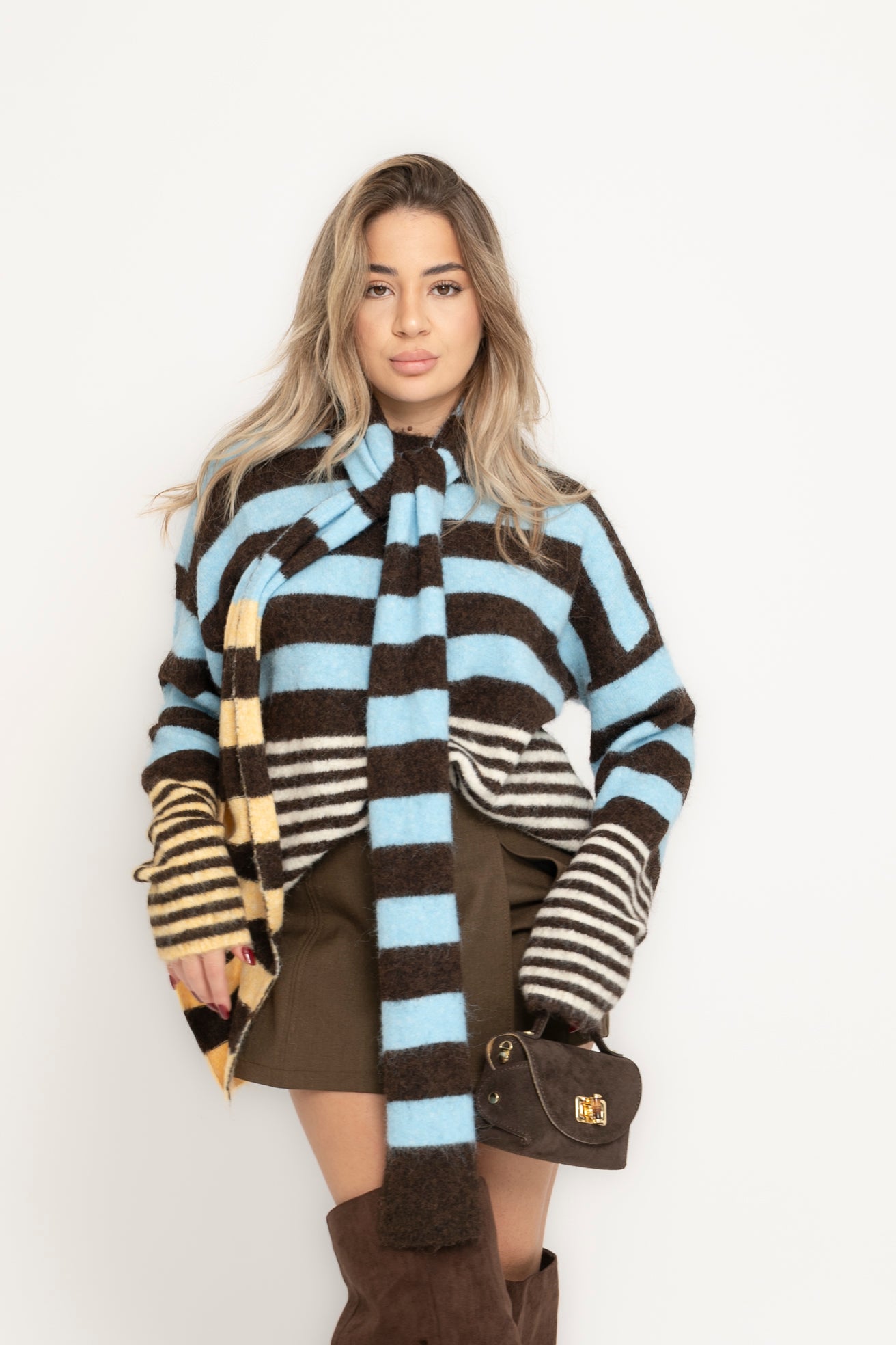 Pull righe con sciarpa