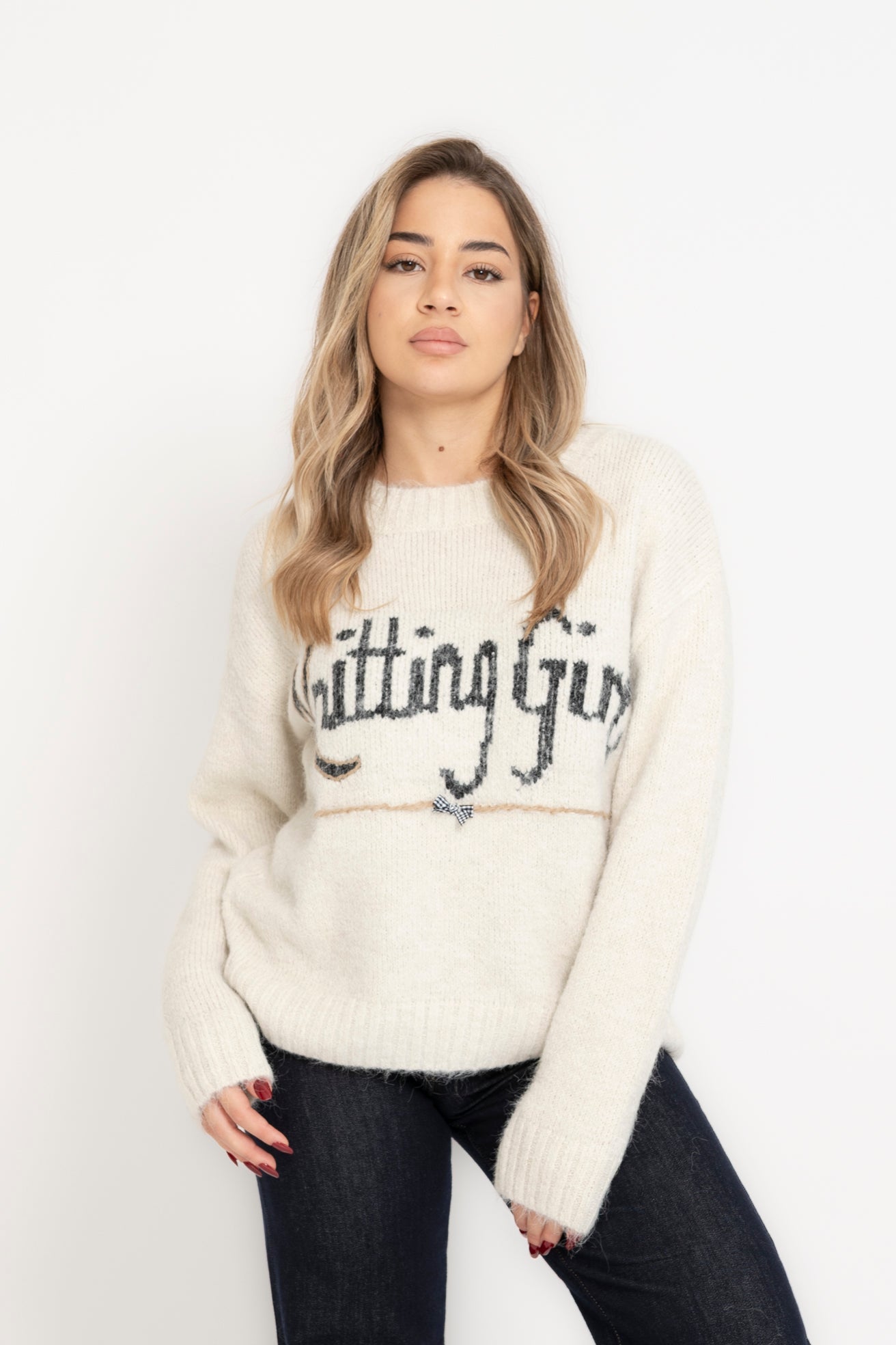 Pull kritting girl