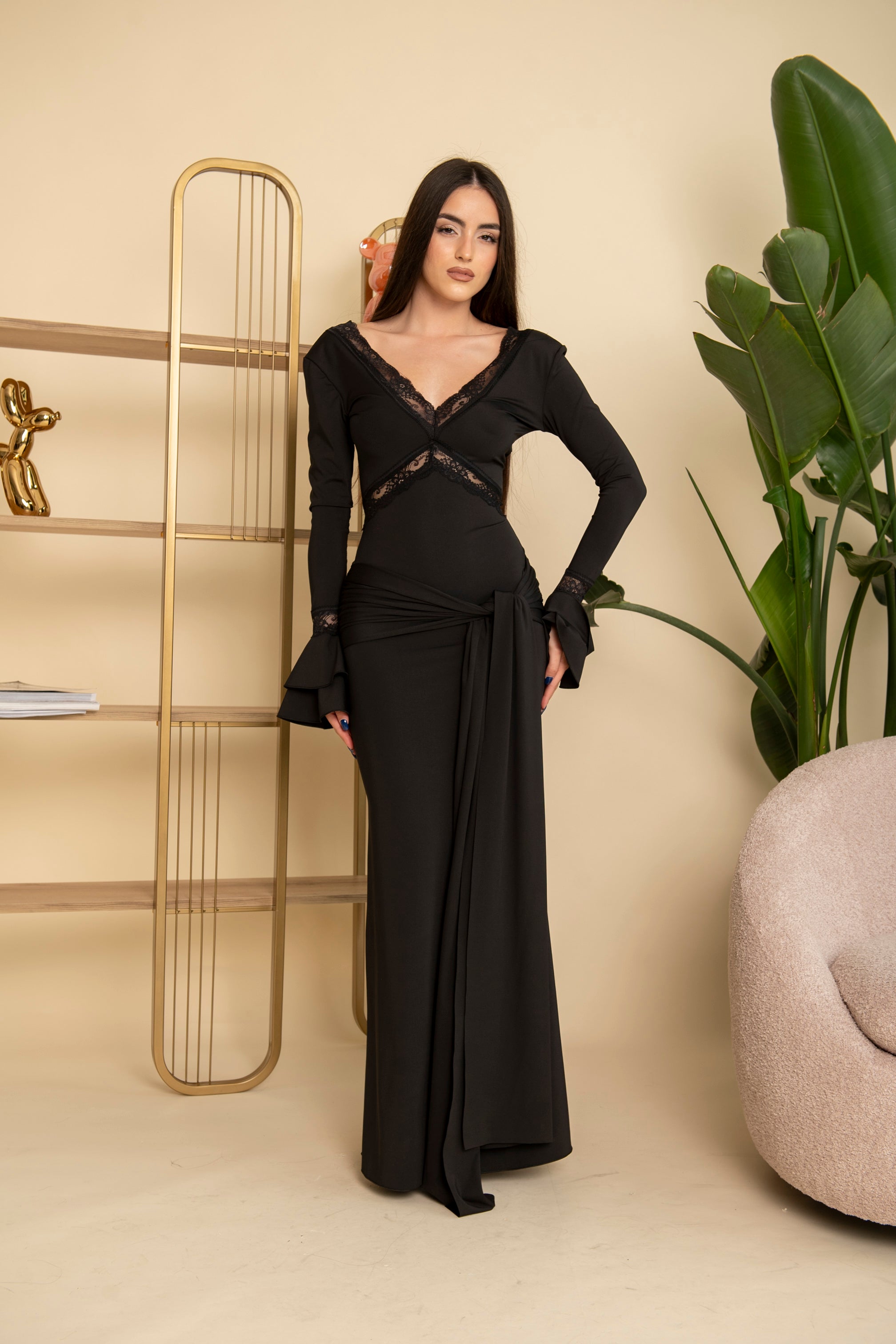 Abito con dettagli in pizzo