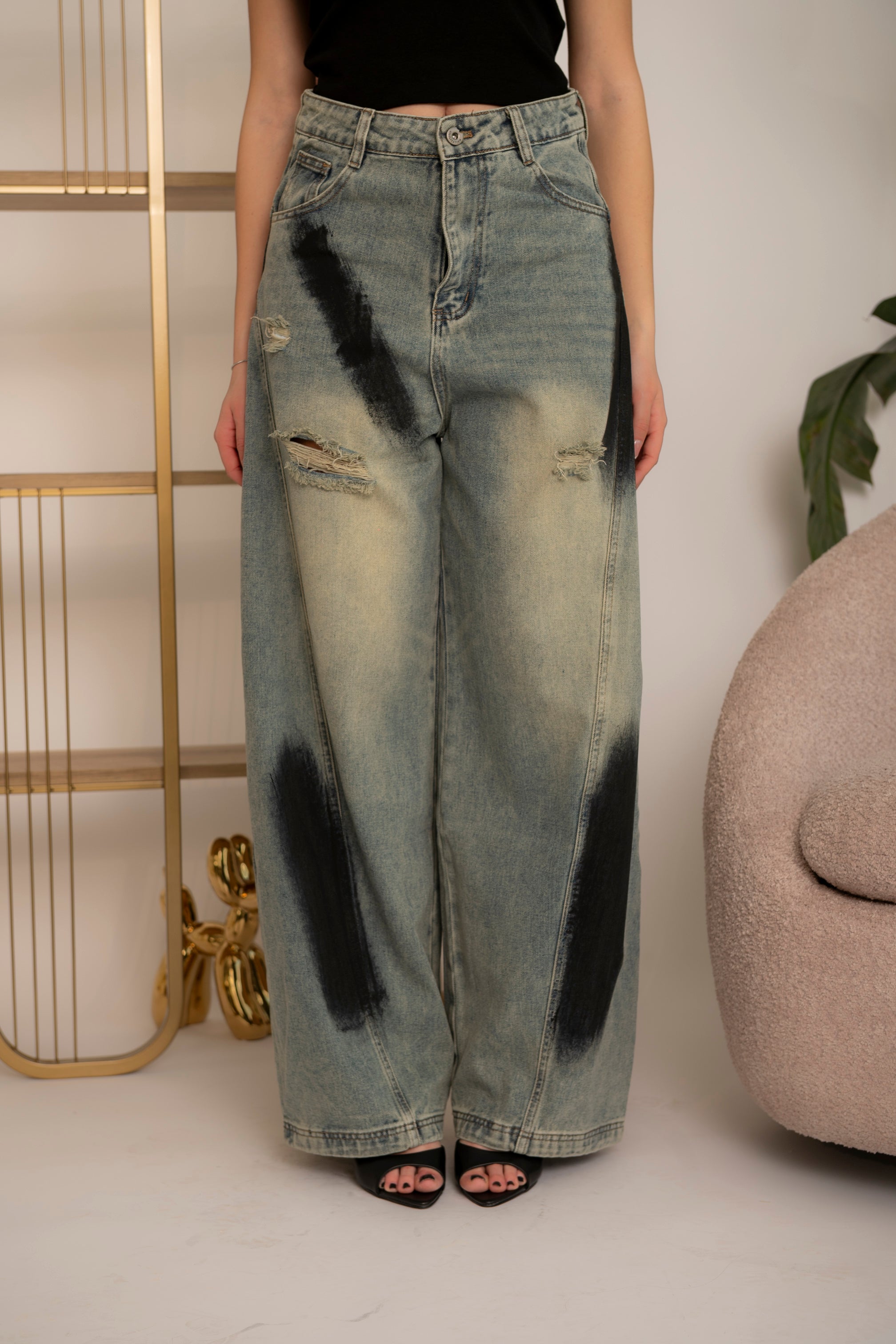Jeans con sfumature nere