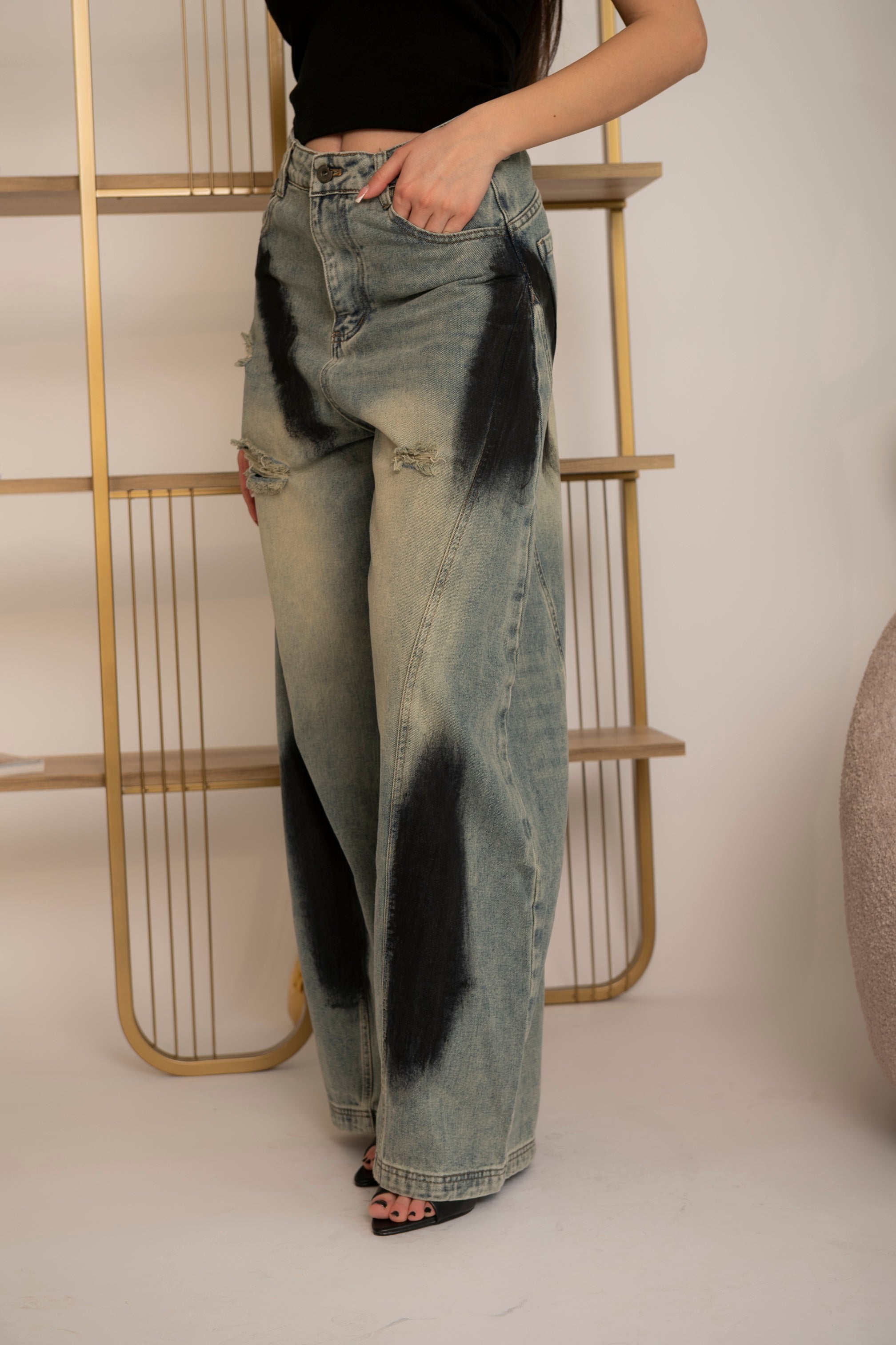 Jeans con sfumature nere