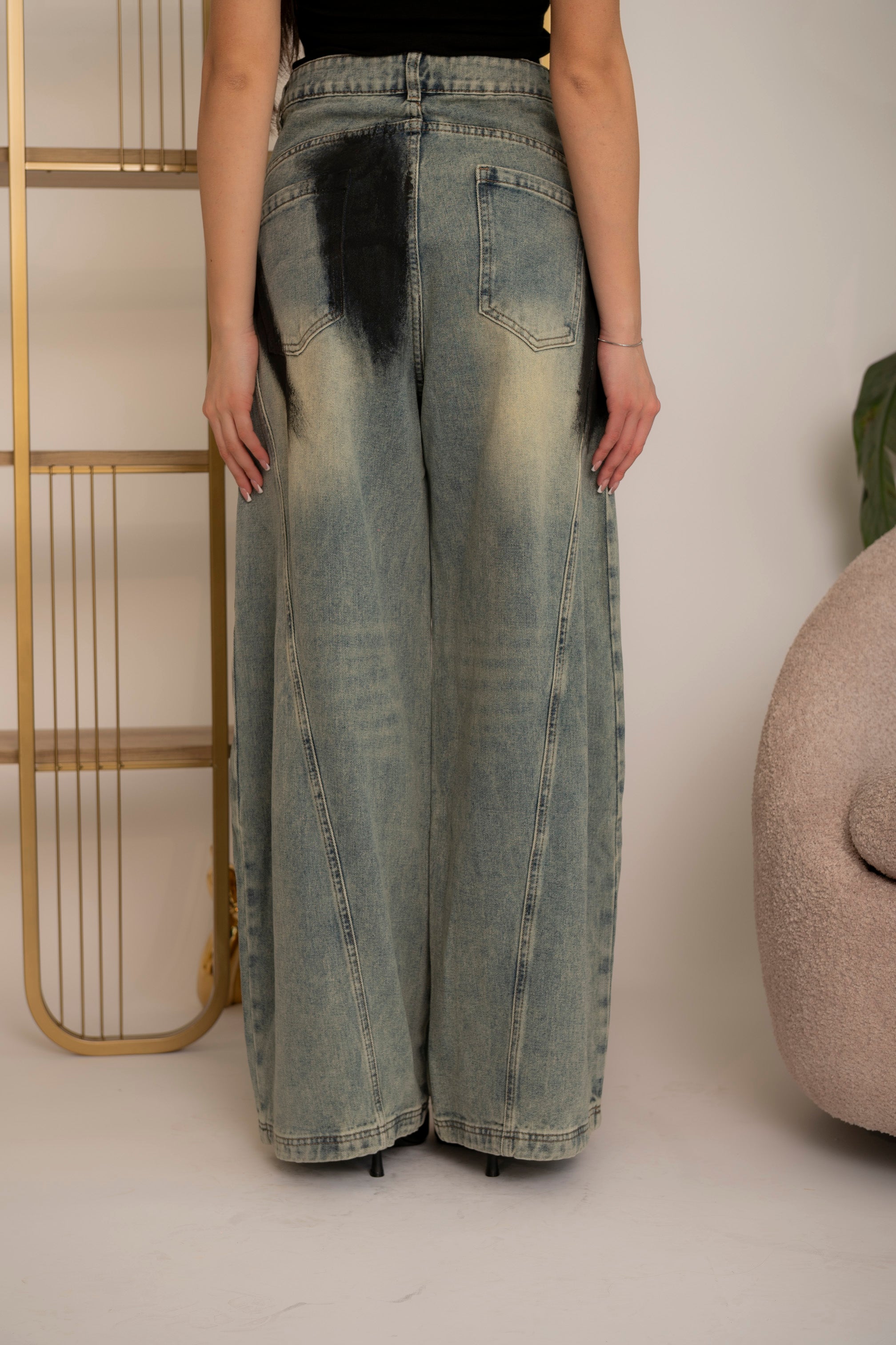 Jeans con sfumature nere