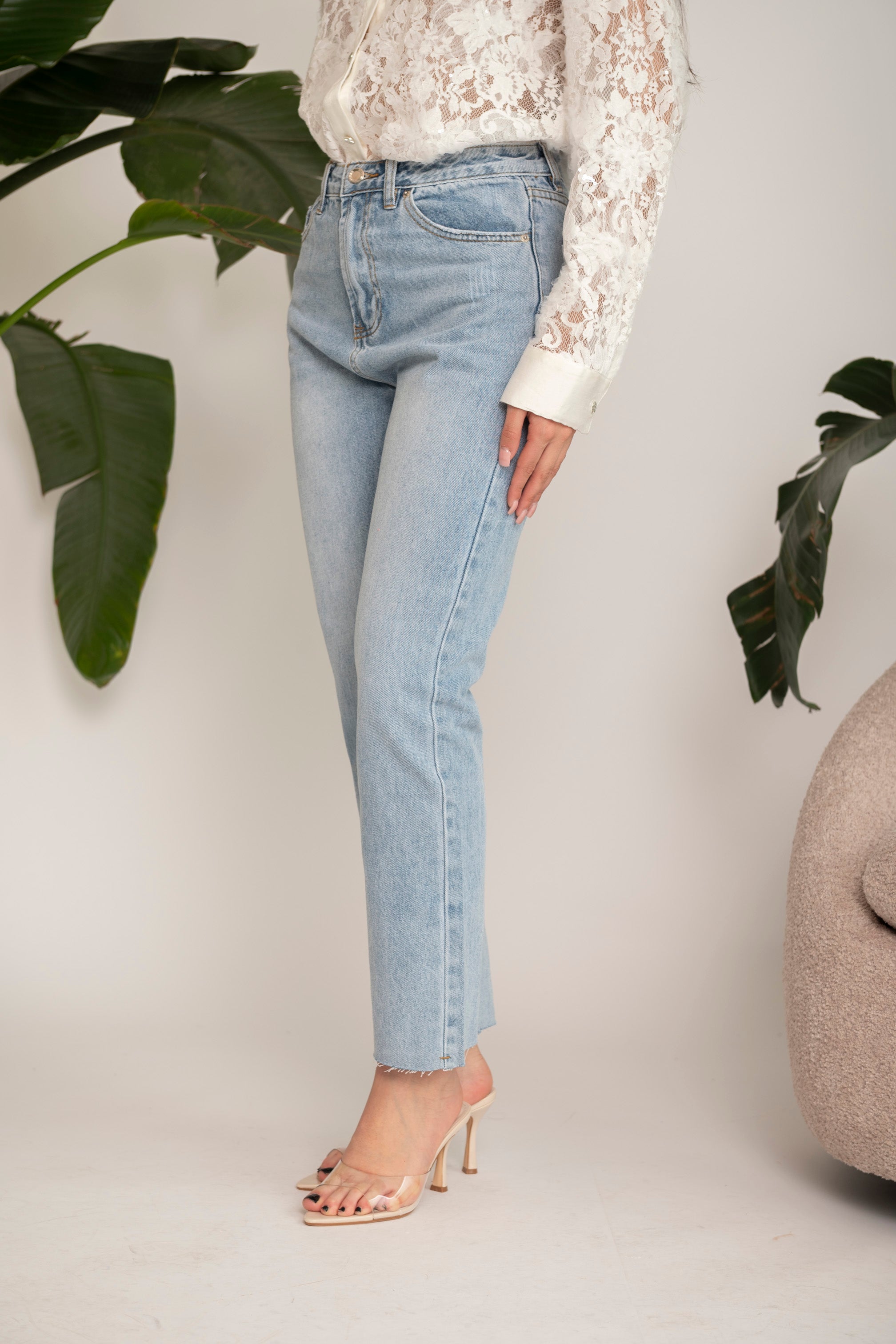 Jeans mom fit taglio vivo