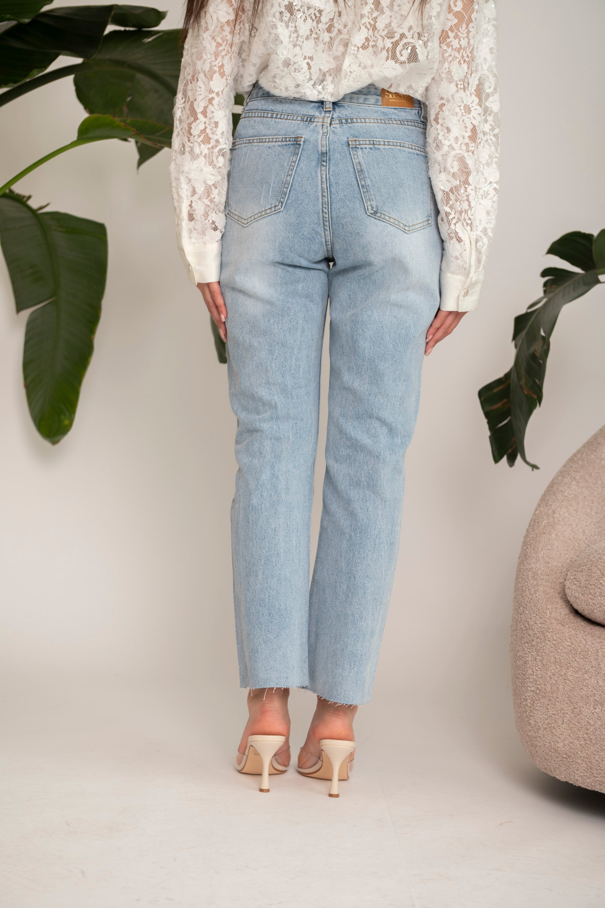 Jeans mom fit taglio vivo