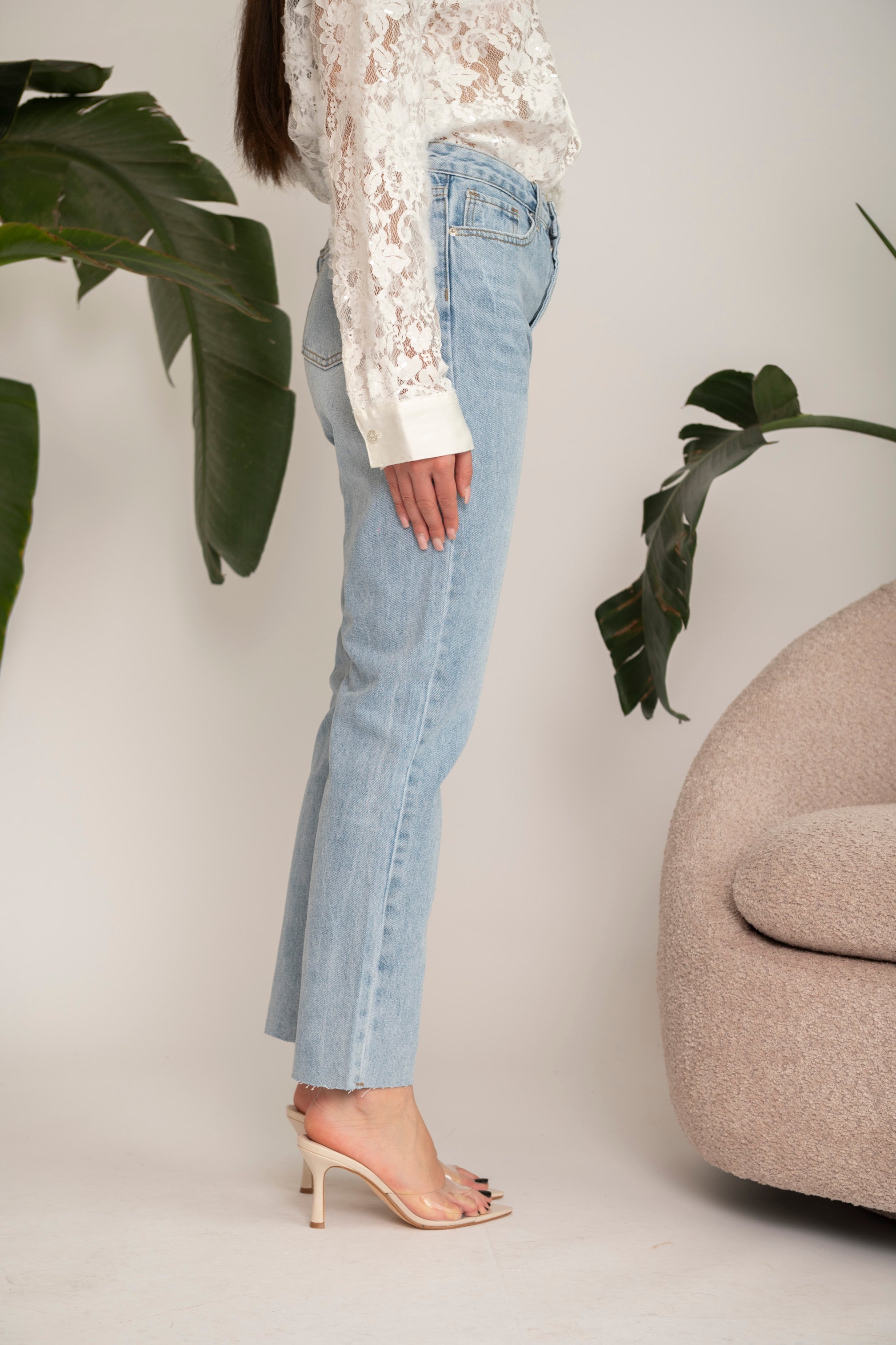 Jeans mom fit taglio vivo