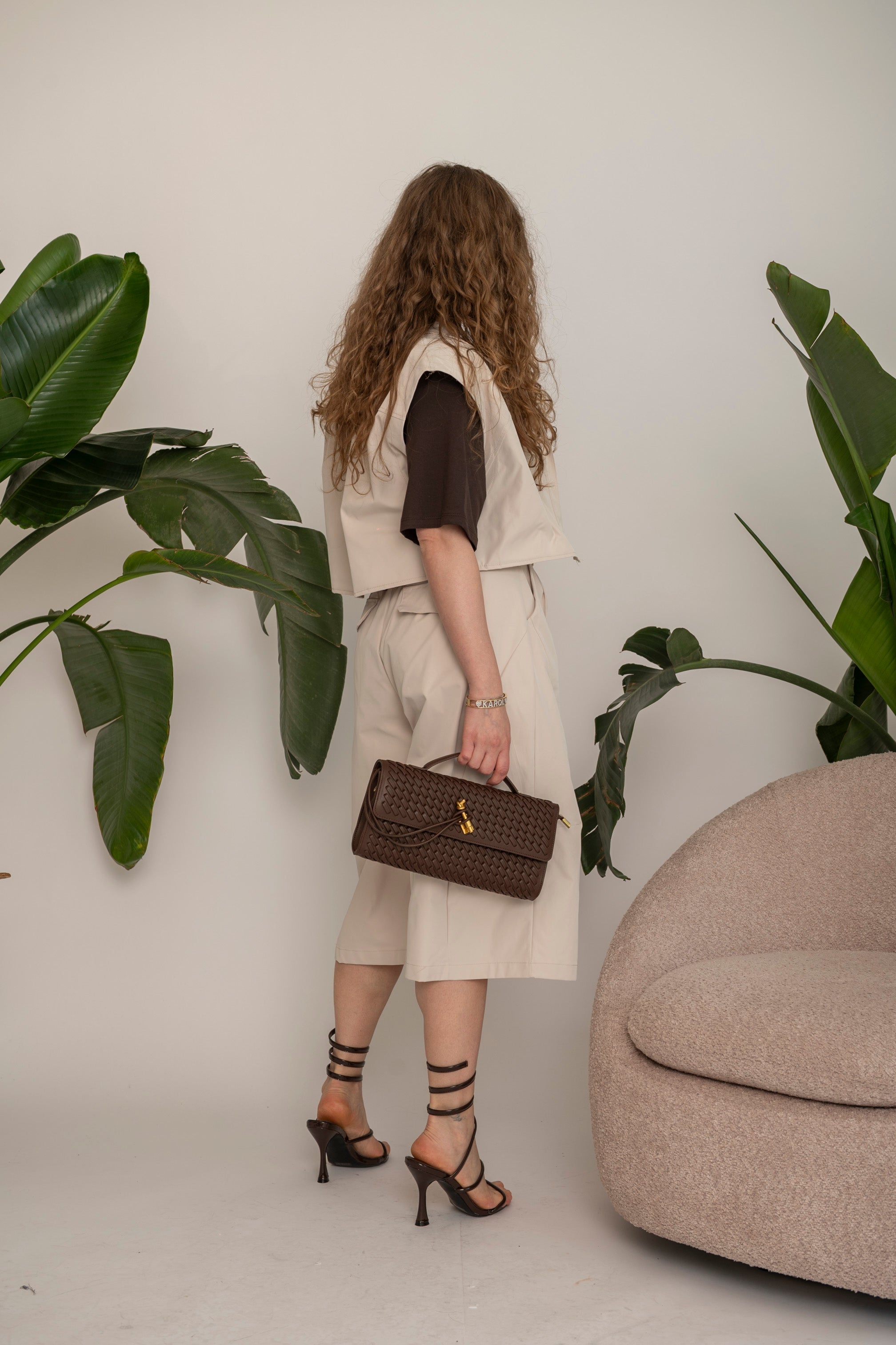 Cordset con gilet e bermuda