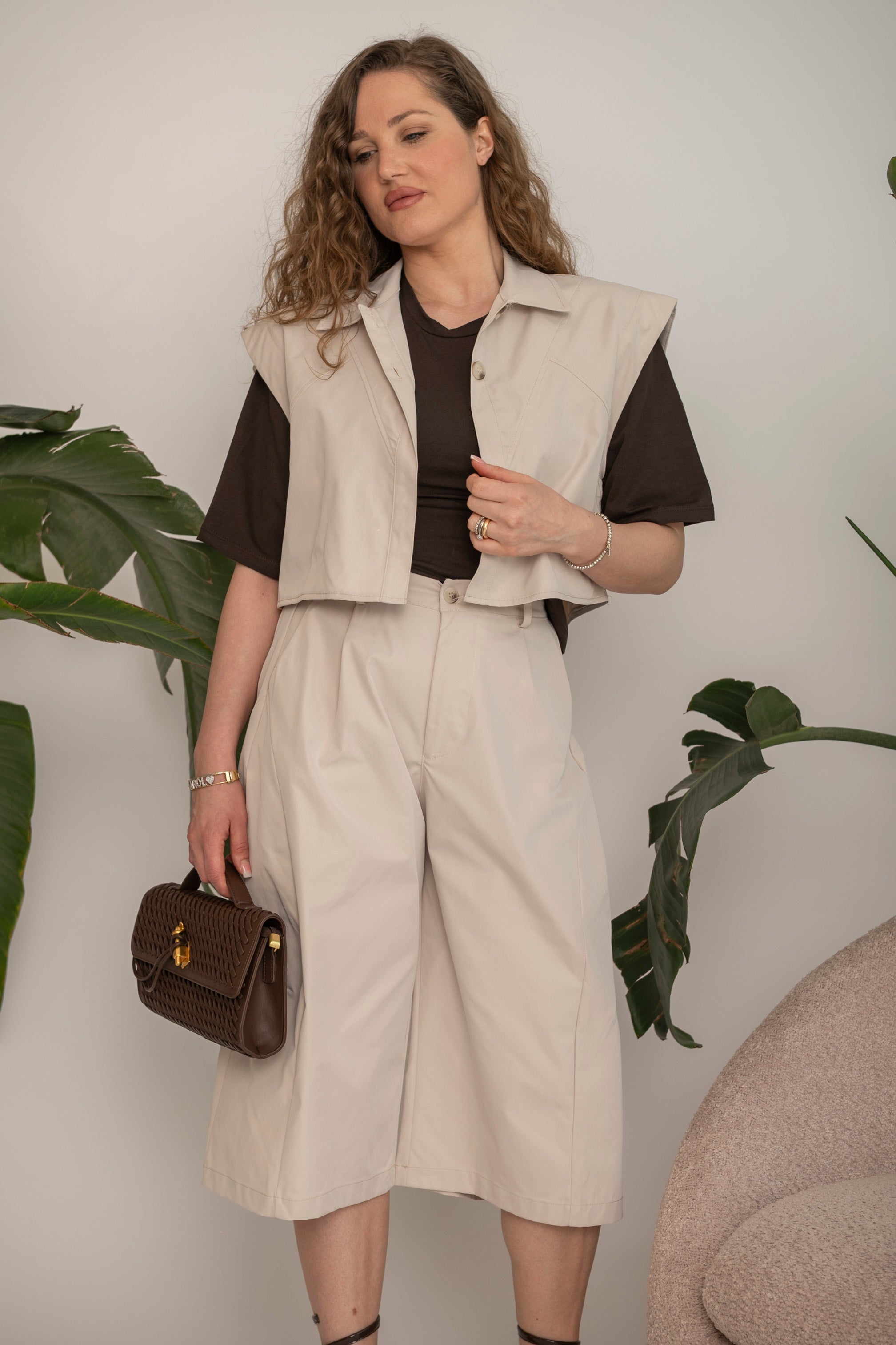 Cordset con gilet e bermuda