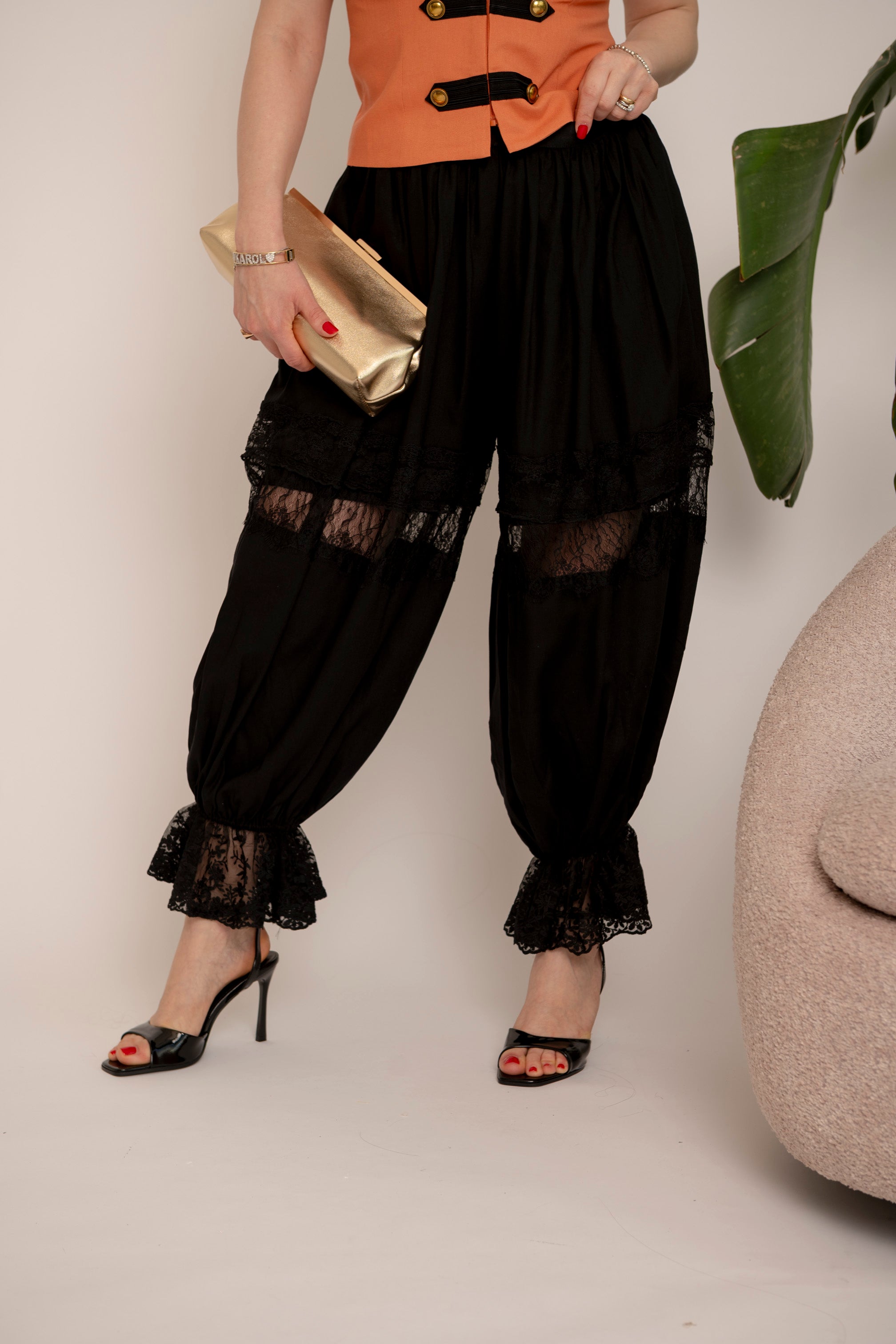 Pantalone don dettagli in pizzo
