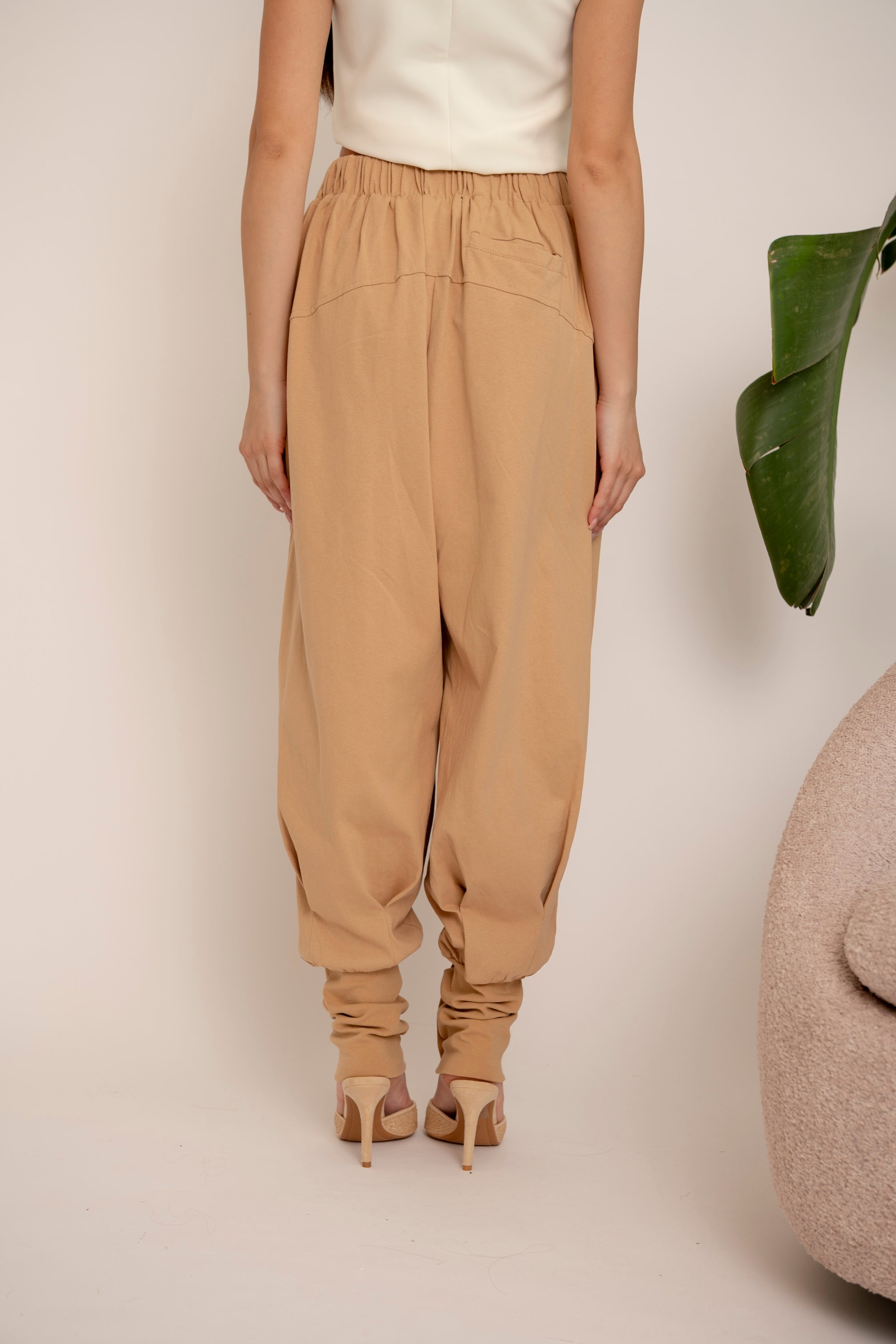 Pantatuta con pence beige