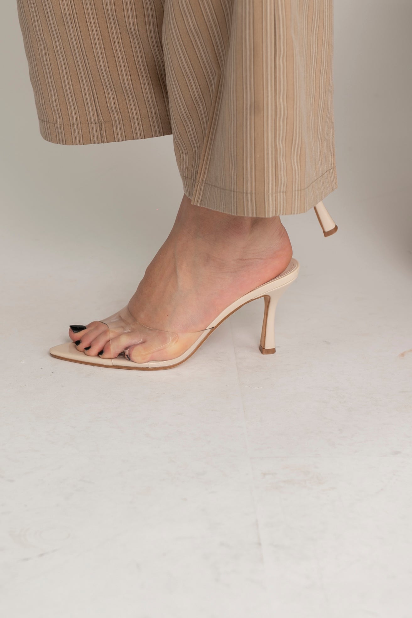Sandali con fascia trasparente