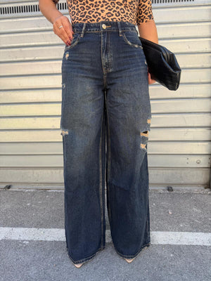 Jeans palazzo con strappi