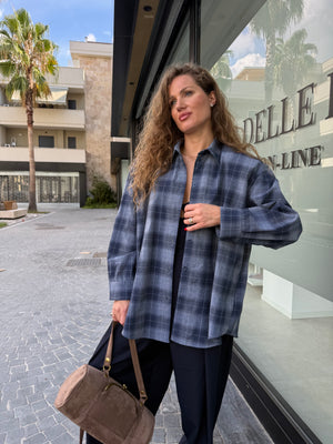 Camicia over a quadri
