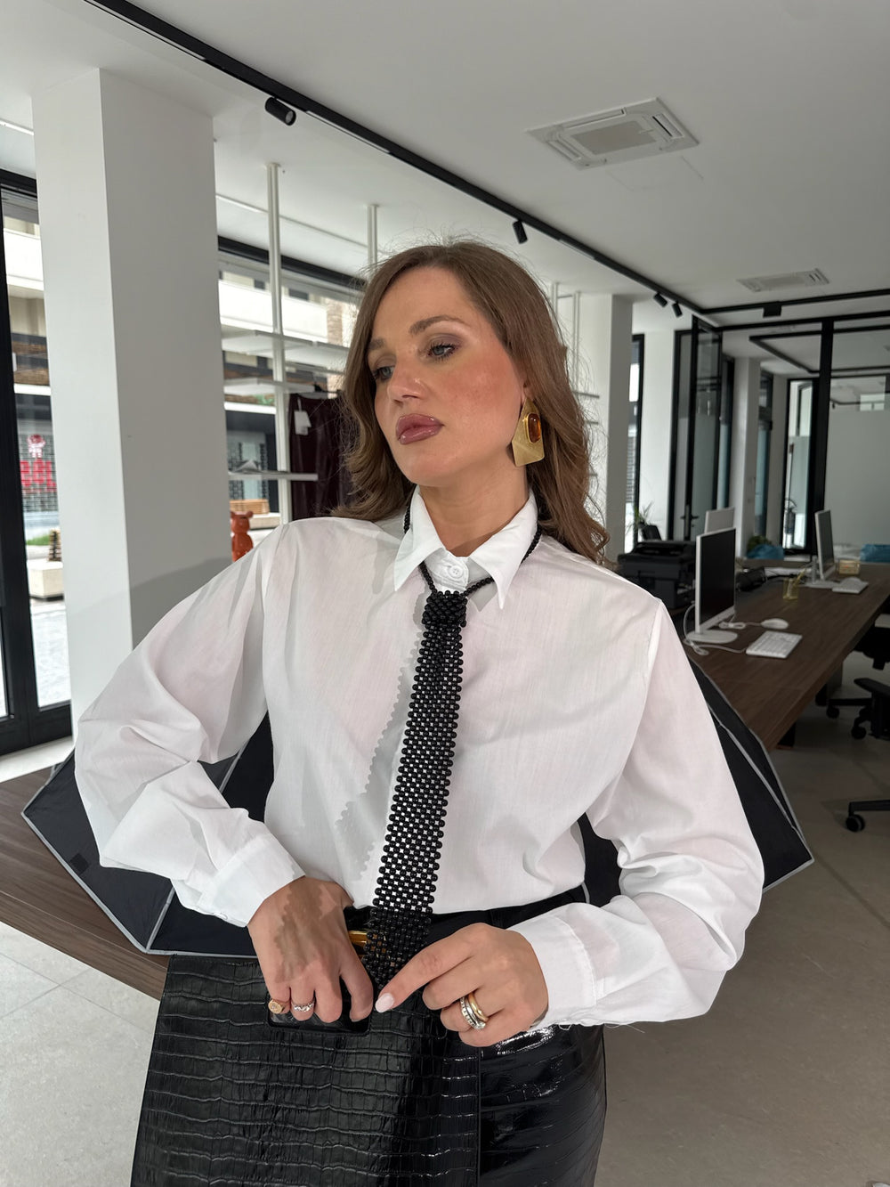 Camicia con cravatta perle