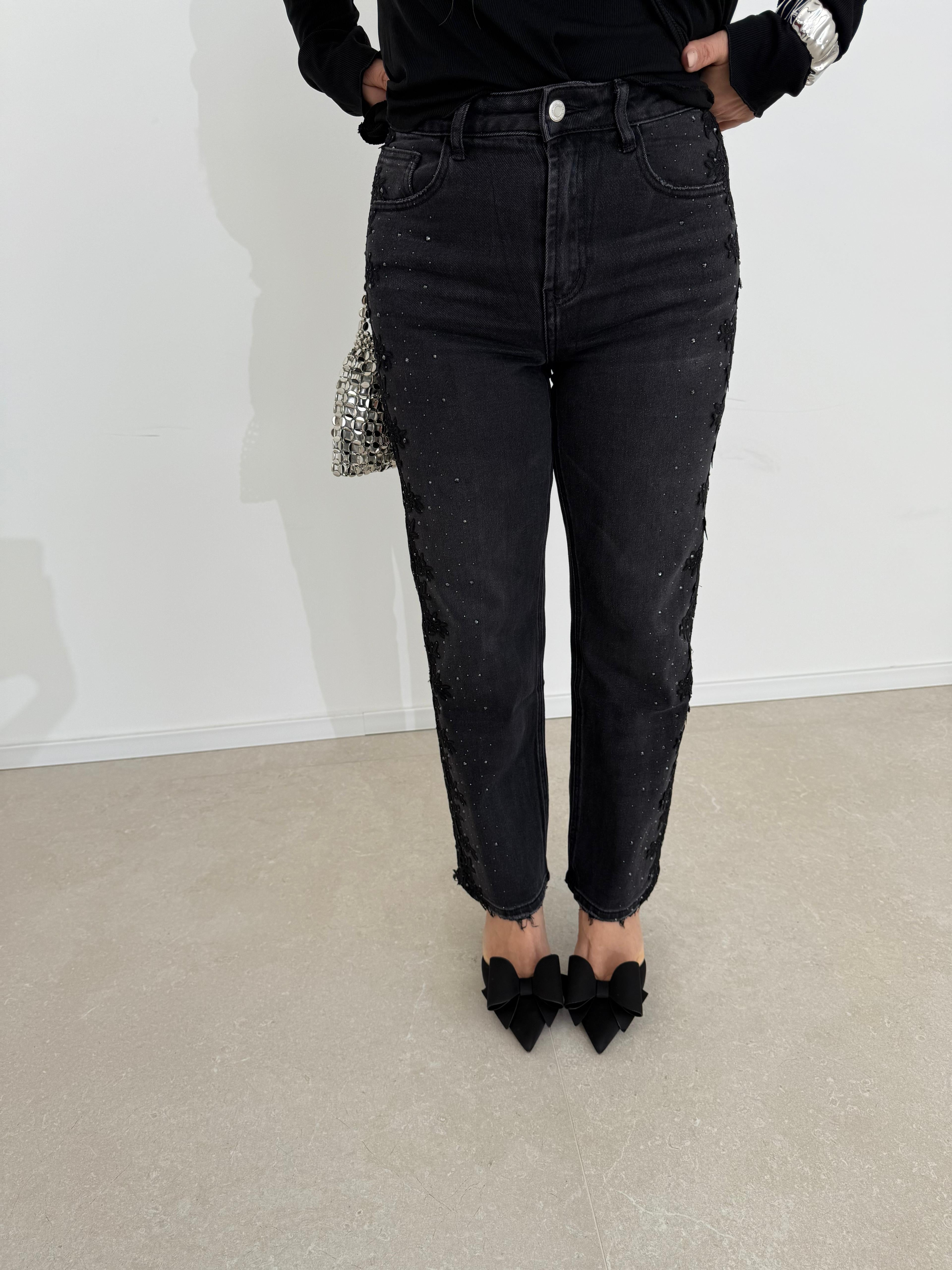 Jeans dettagli merletto e strass