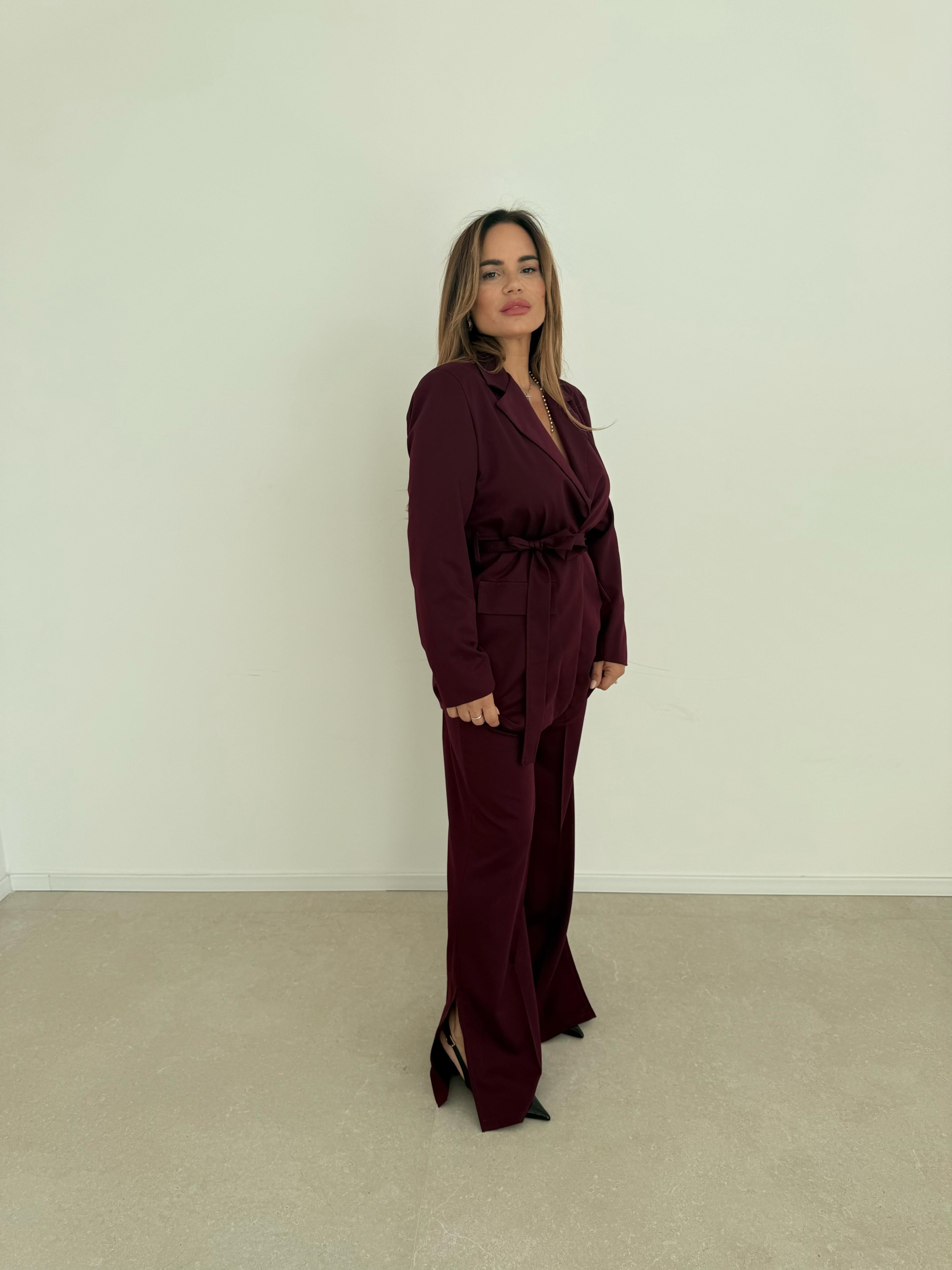 Tailleur con cintura