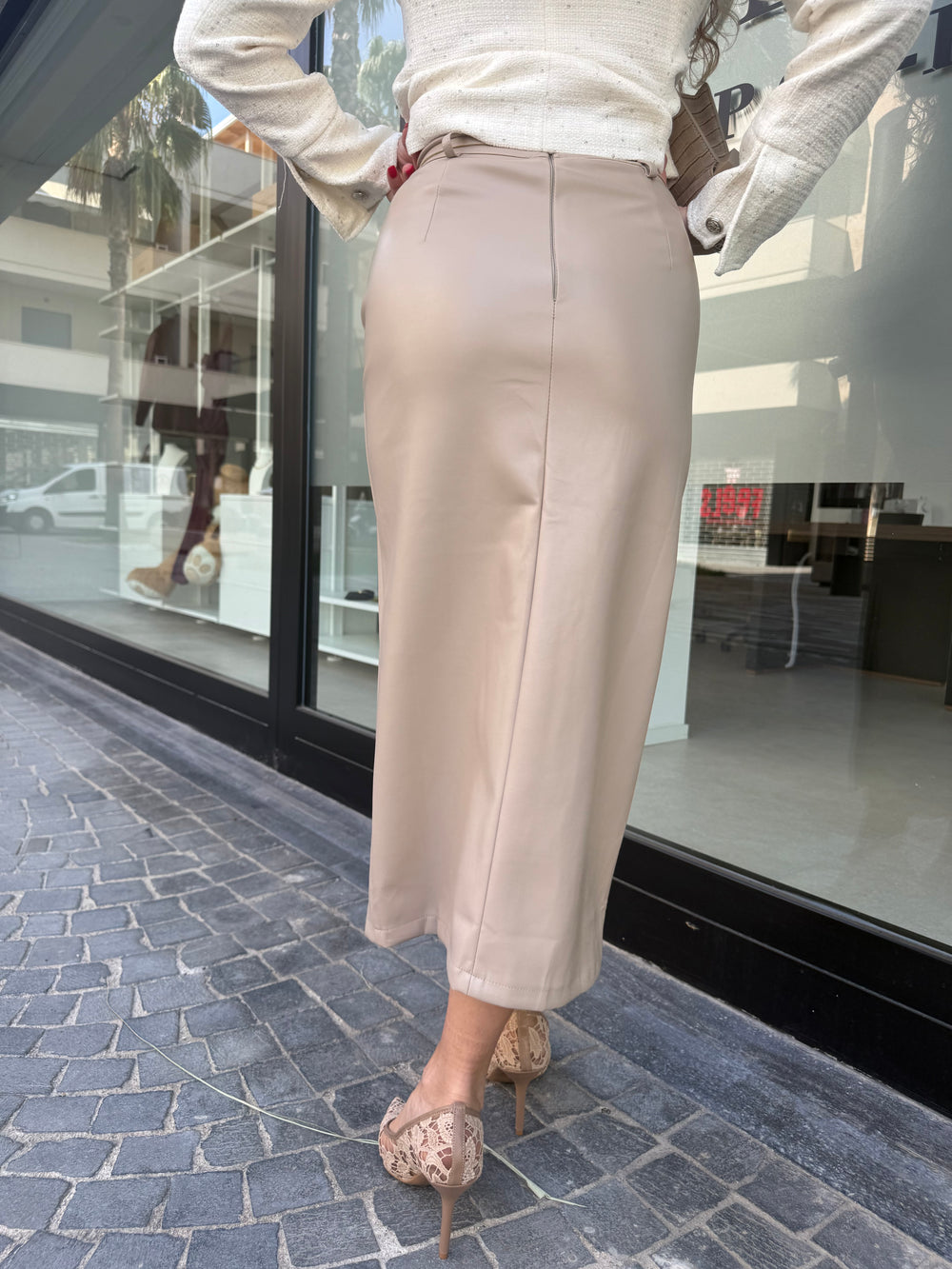 Gonna in ecopelle midi con cinturino